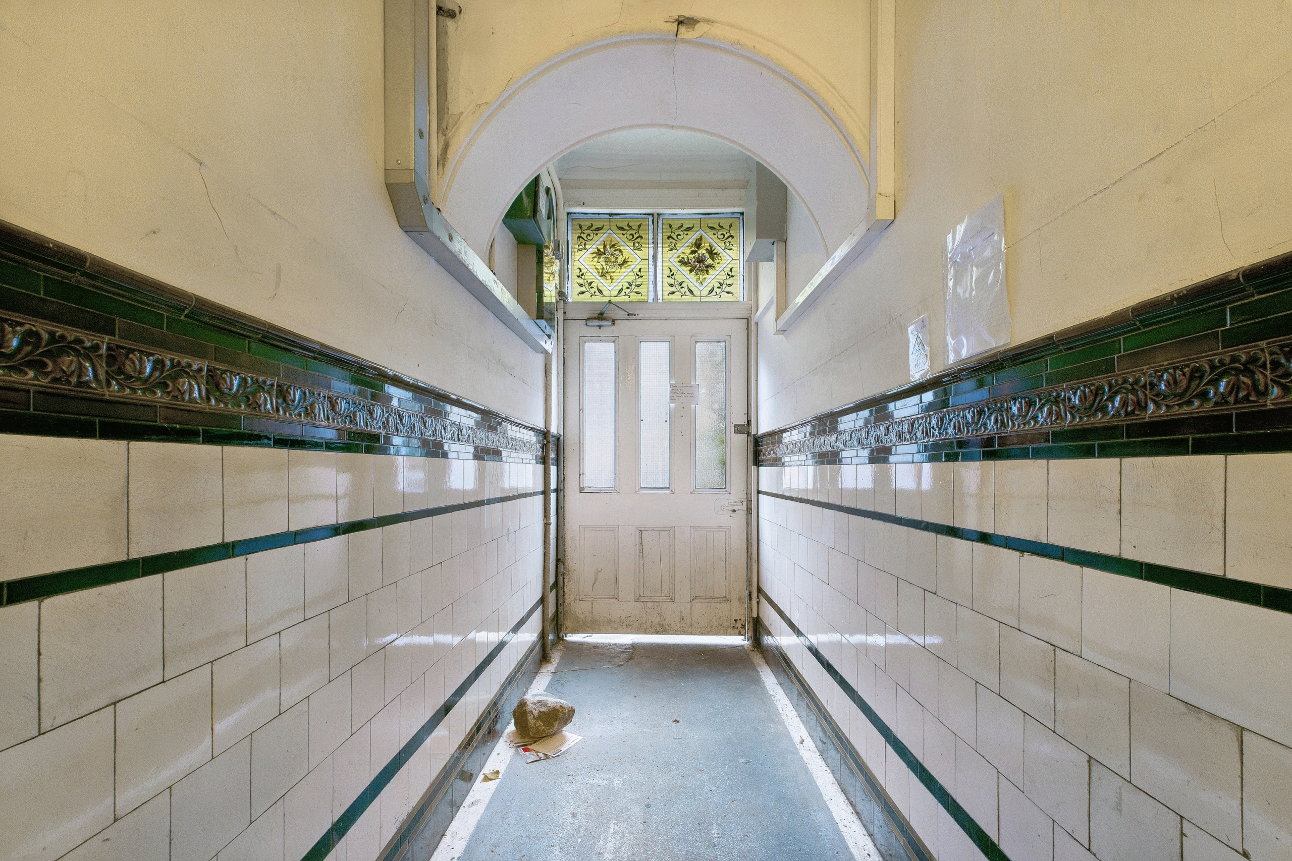 three bed flat to rent