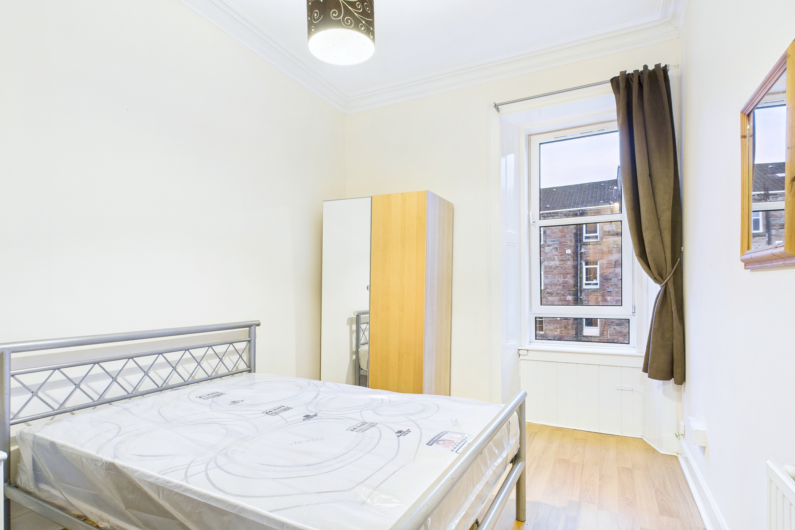 three bed flat to rent