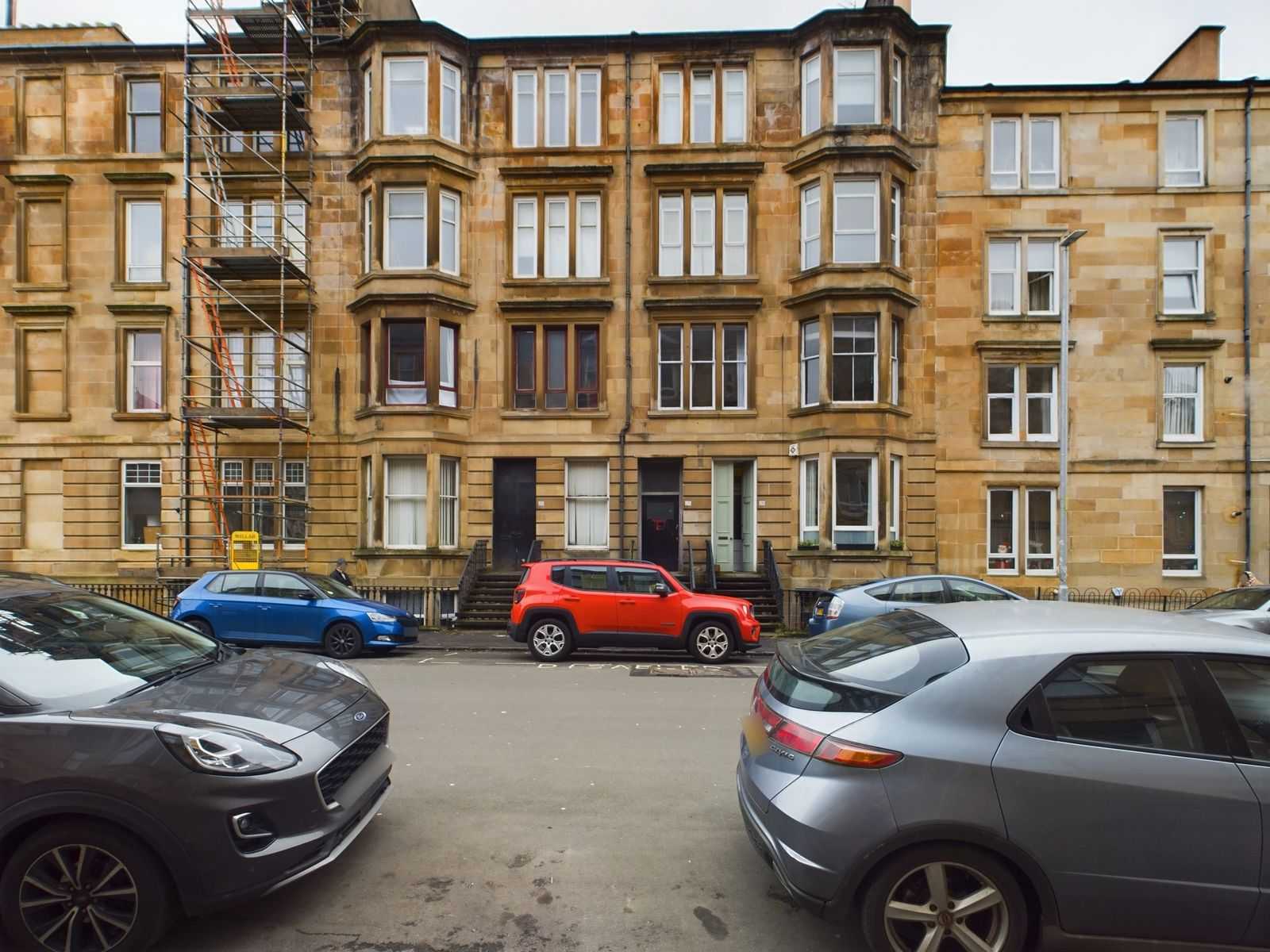 Two Bedroom First Floor Flat To Let In Shawlands