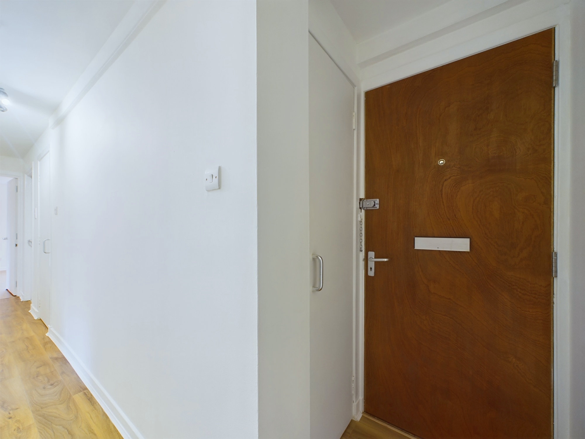 One Bedroom Flat to Let Tollcross