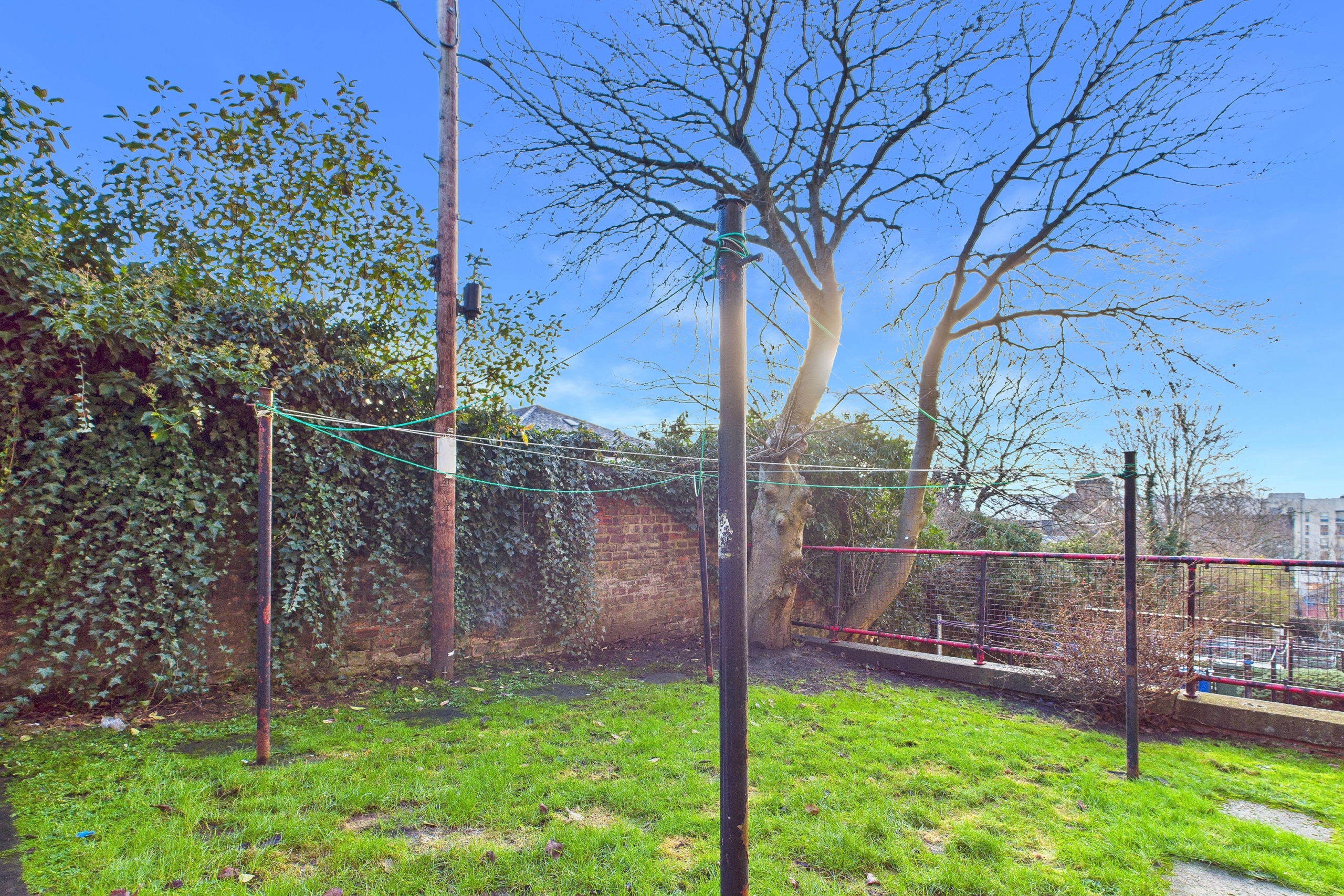 92 Cardross – 26 two bed flat to let