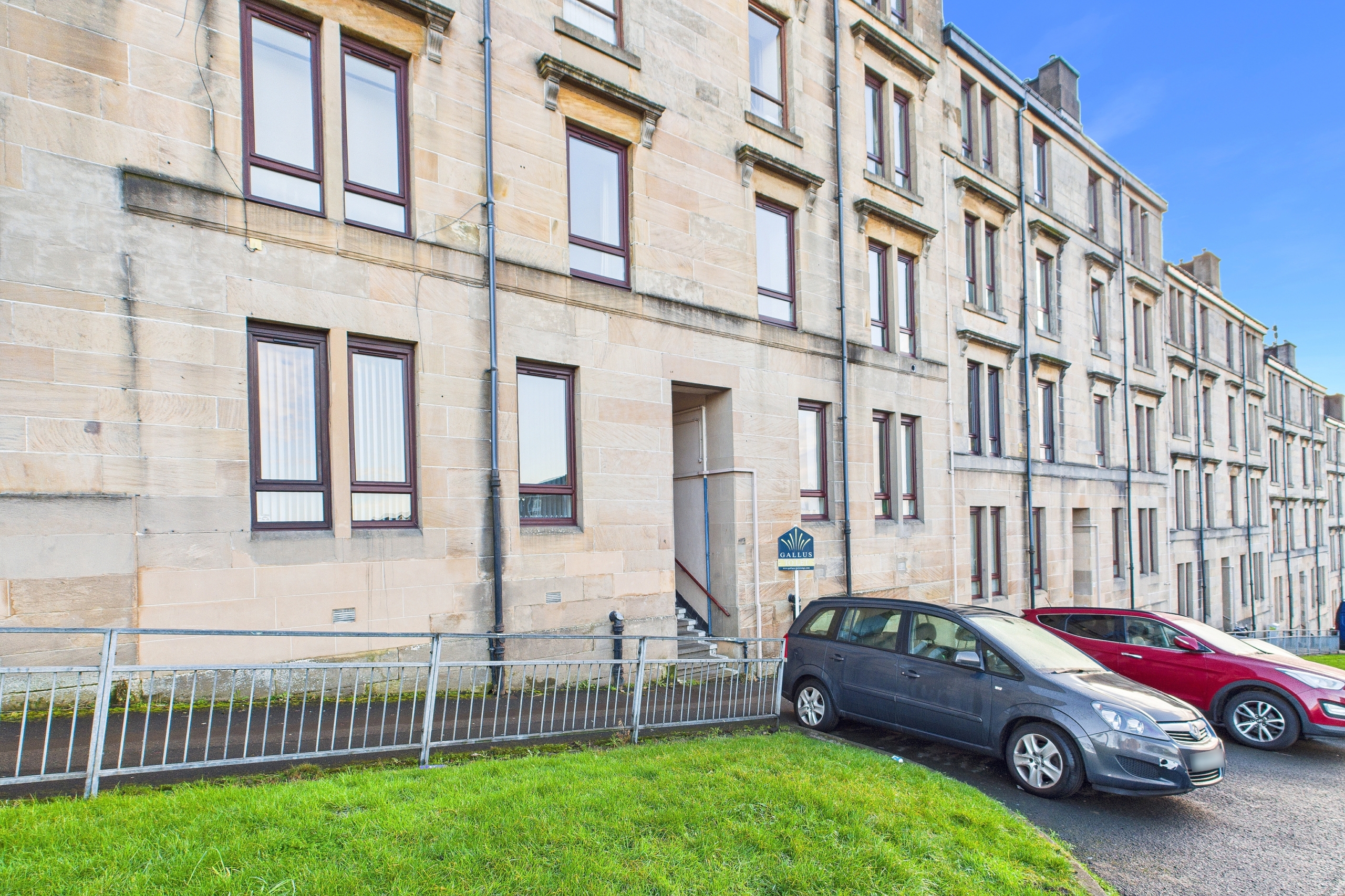 92 Cardross – 28 two bed flat to let