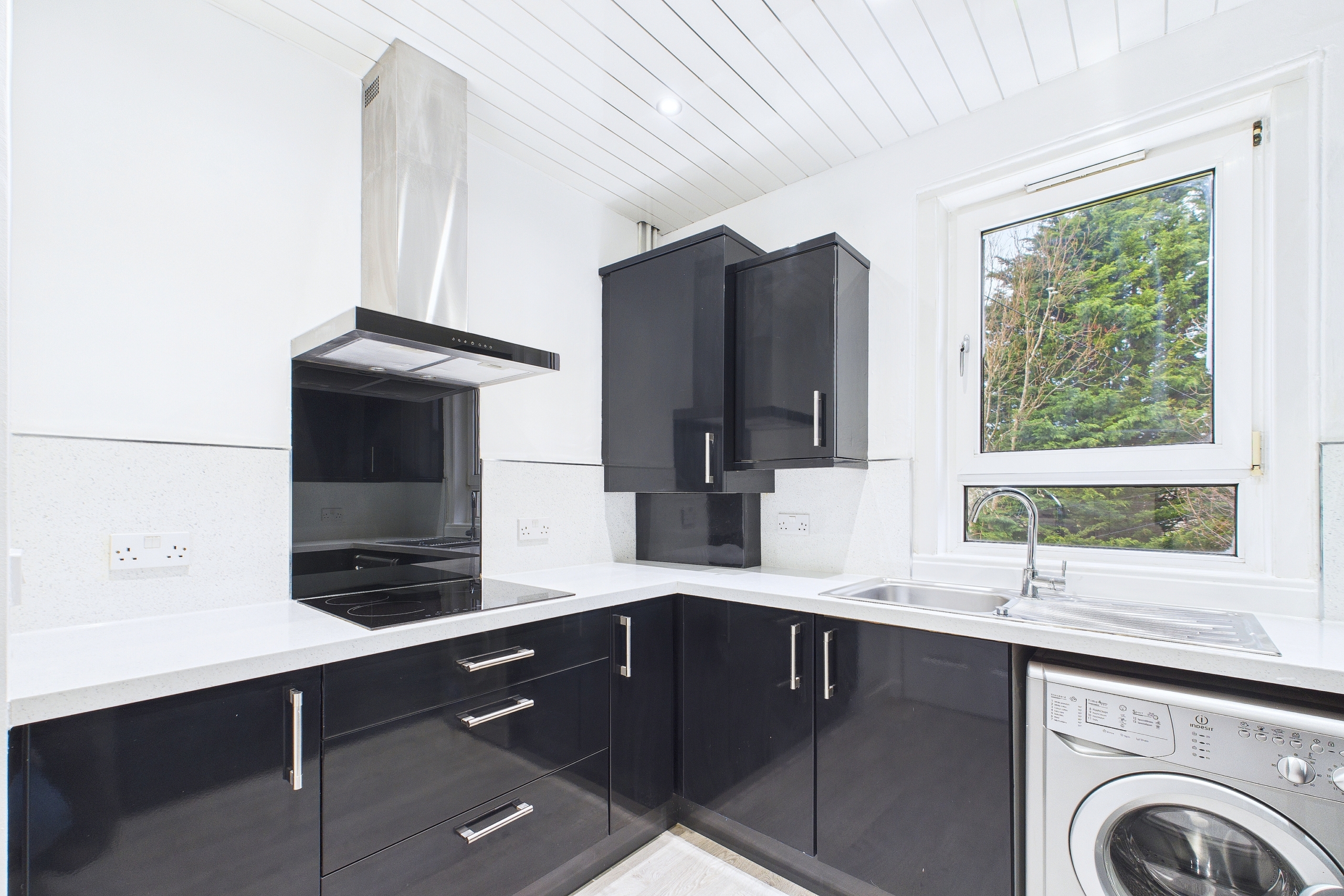 Two Bedroom Flat to Let Paisley