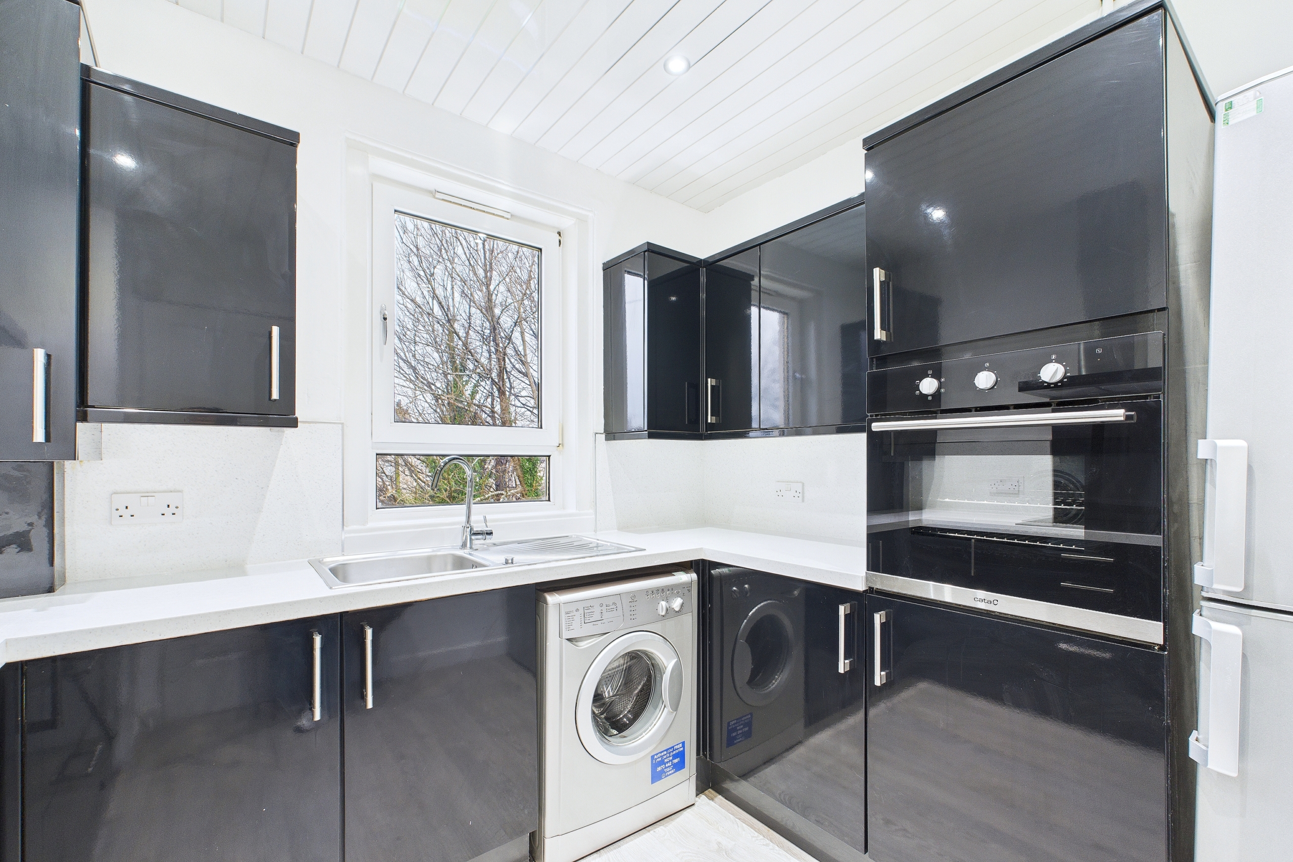 Two Bedroom Flat to Let Paisley