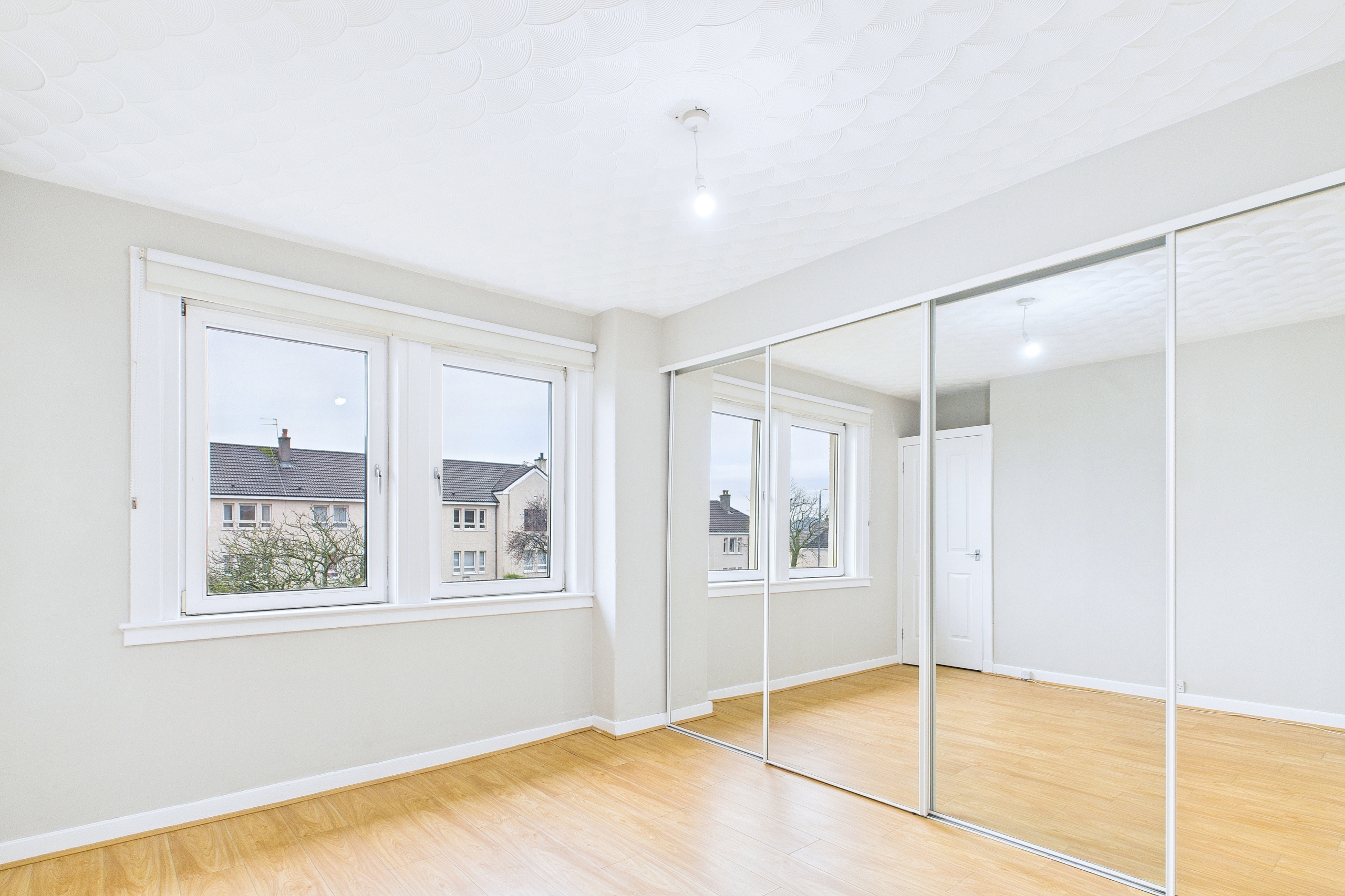 Two Bedroom Flat to Let Paisley