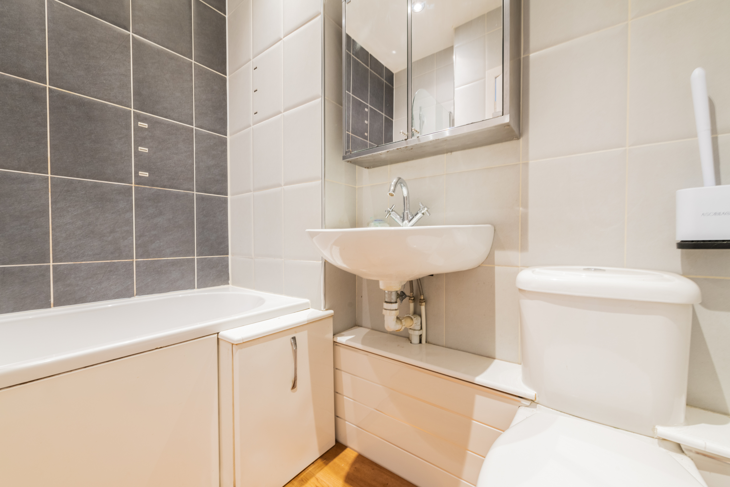 two bedroom ground floor flat in paisley