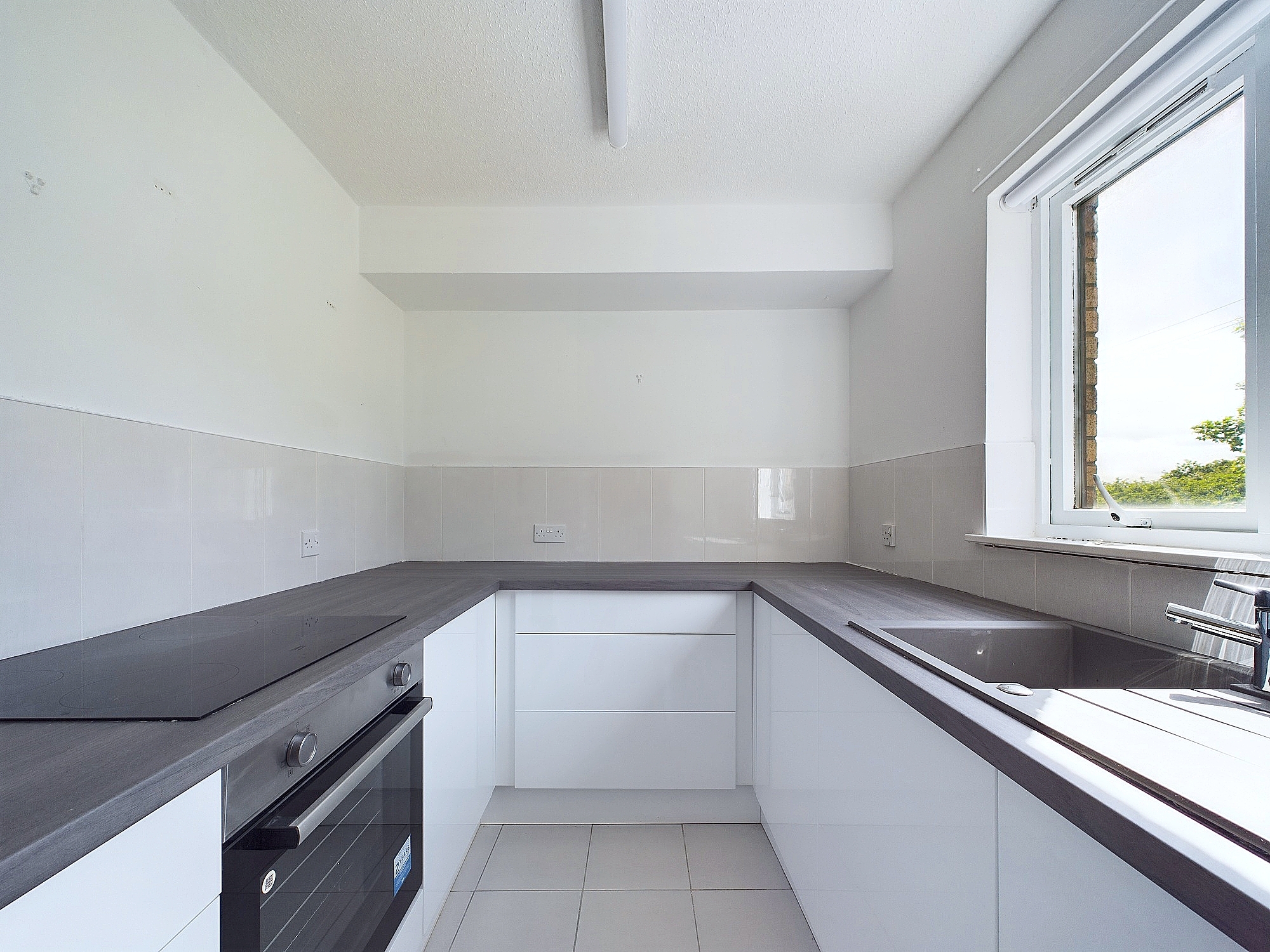 two bedroom flat to let in springburn