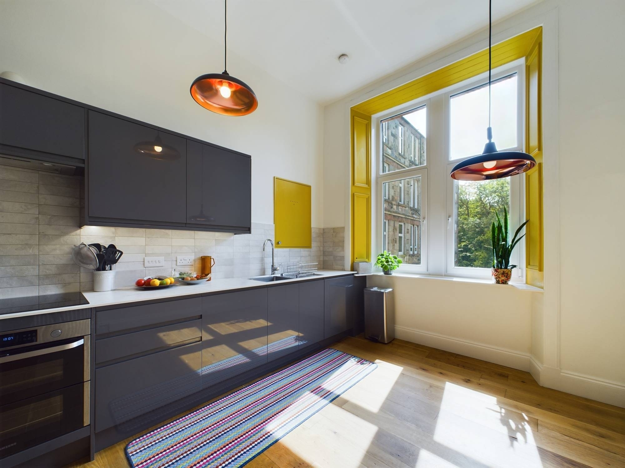 two bedroom flat available in shawlands