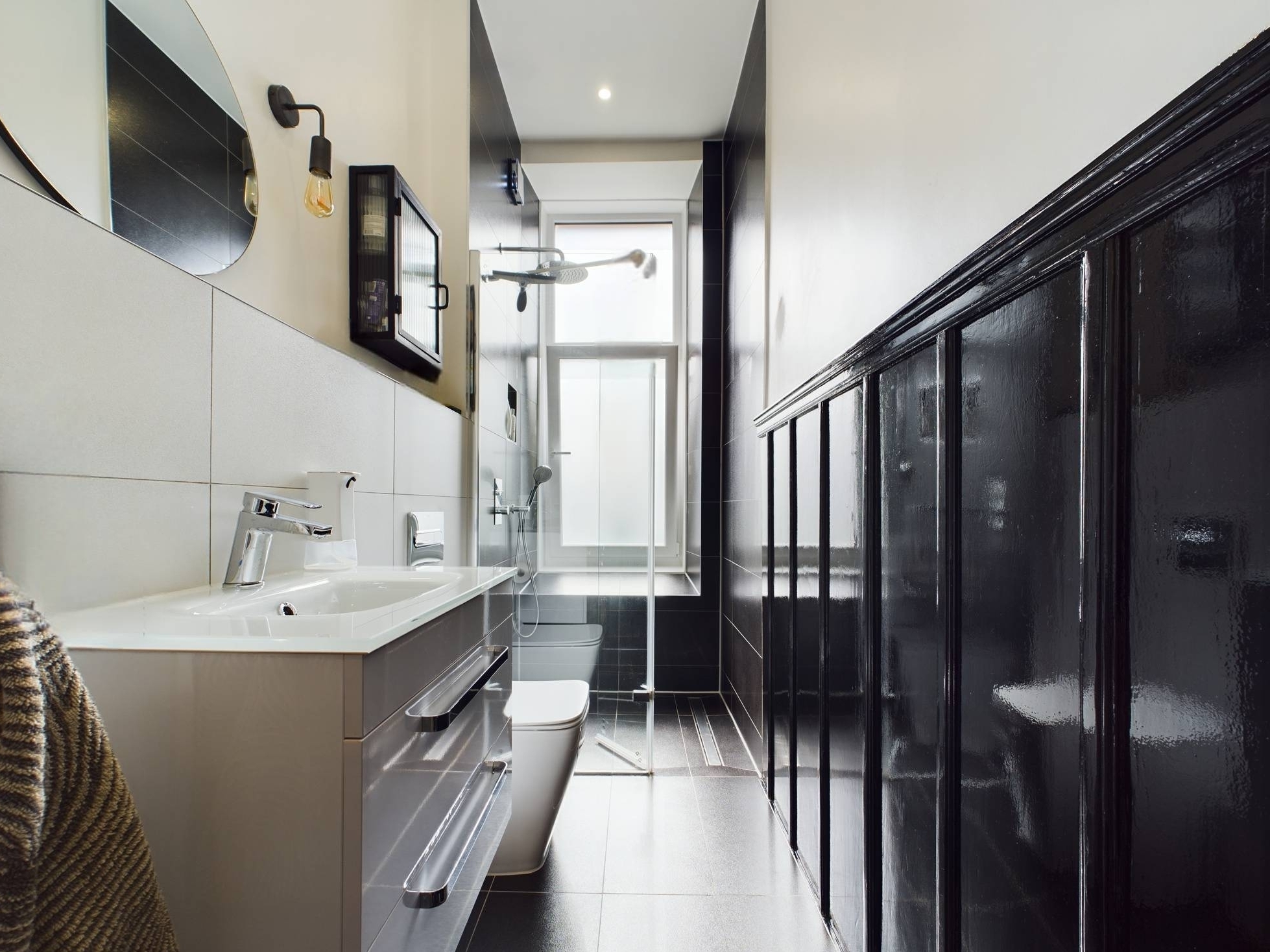 two bedroom flat available in shawlands