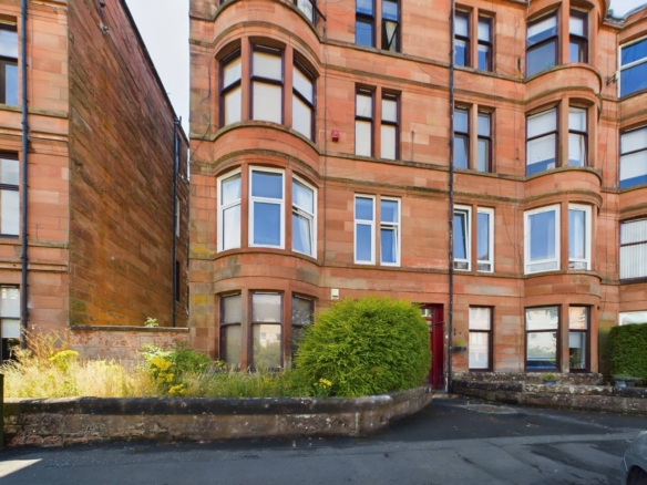 two bedroom flat available in shawlands