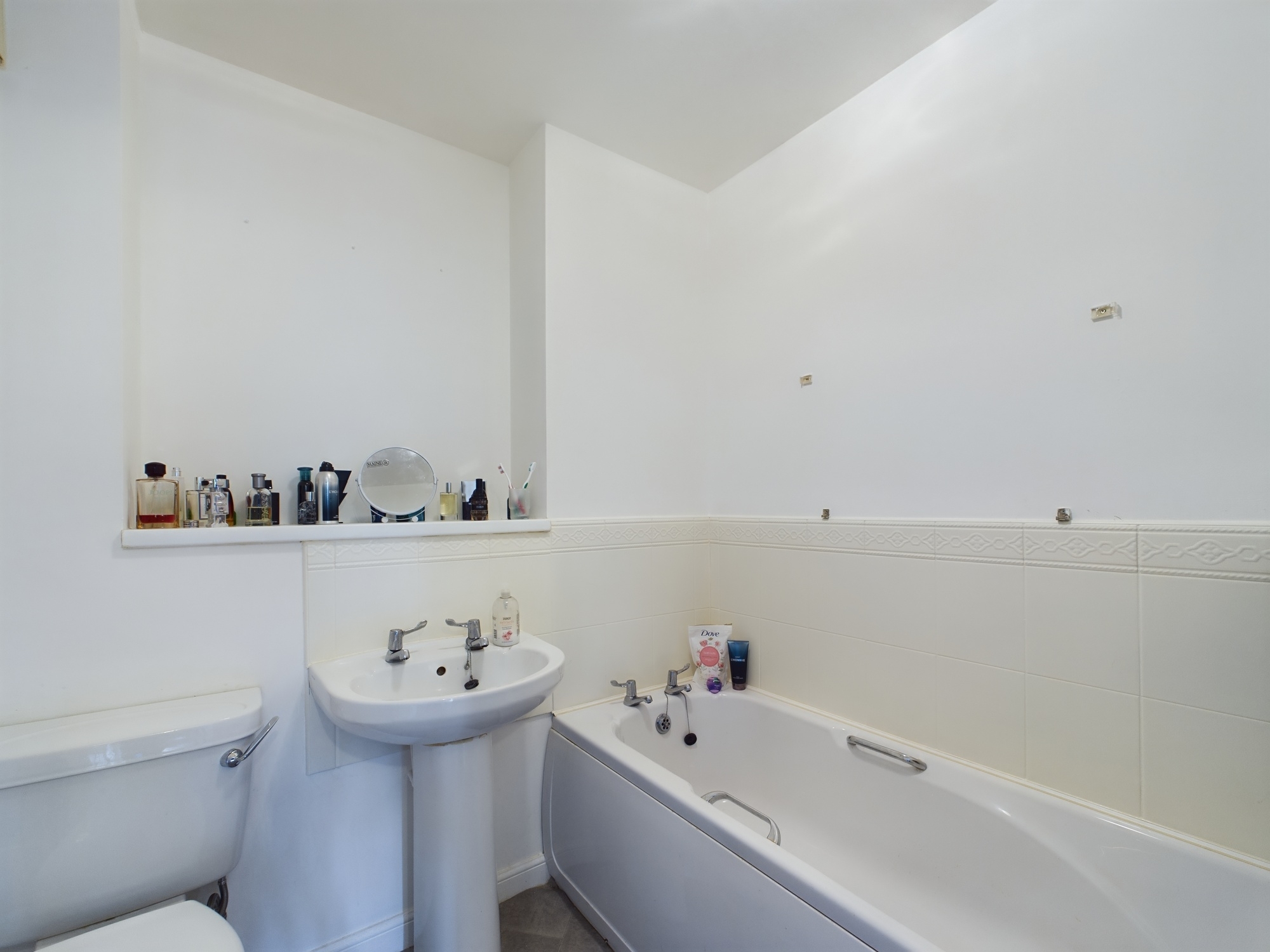 fully furnished two bedroom flat to let