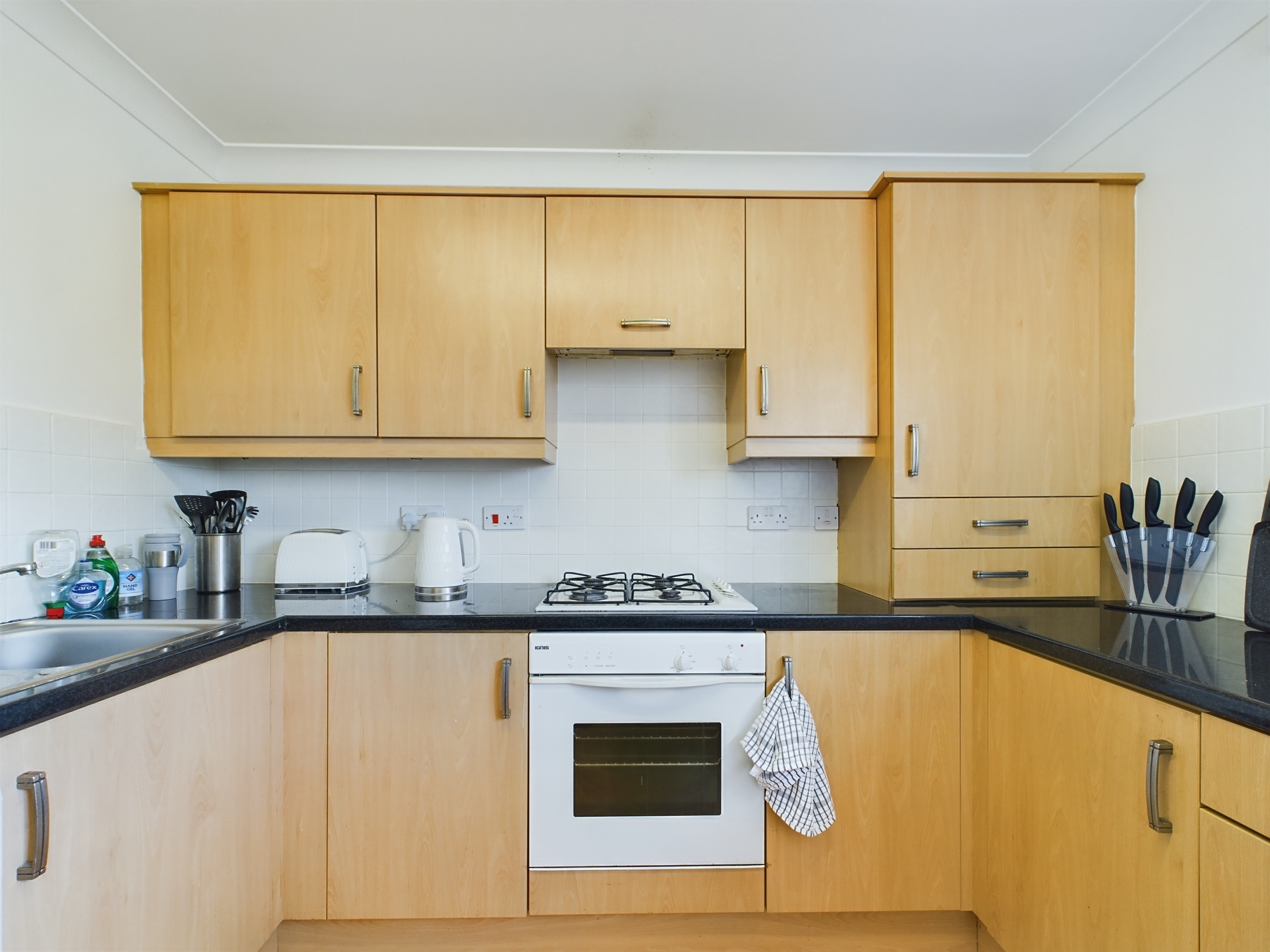 fully furnished two bedroom flat to let