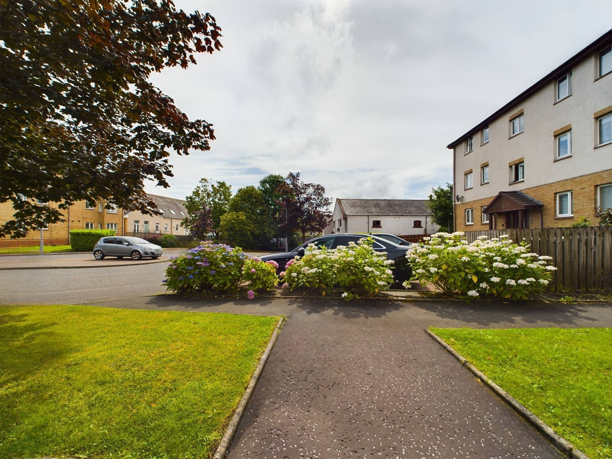 fully furnished two bedroom flat to let