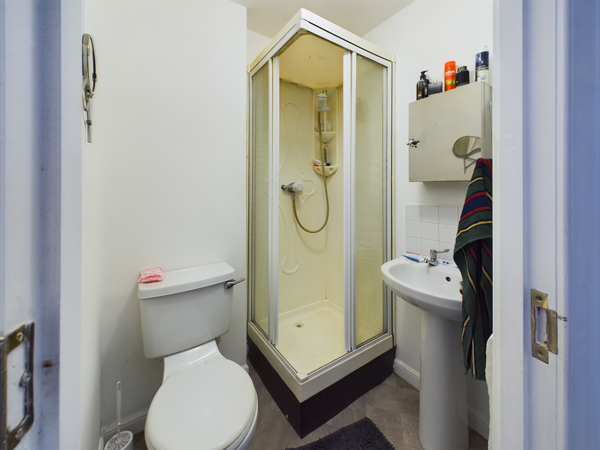 fully furnished two bedroom flat to let