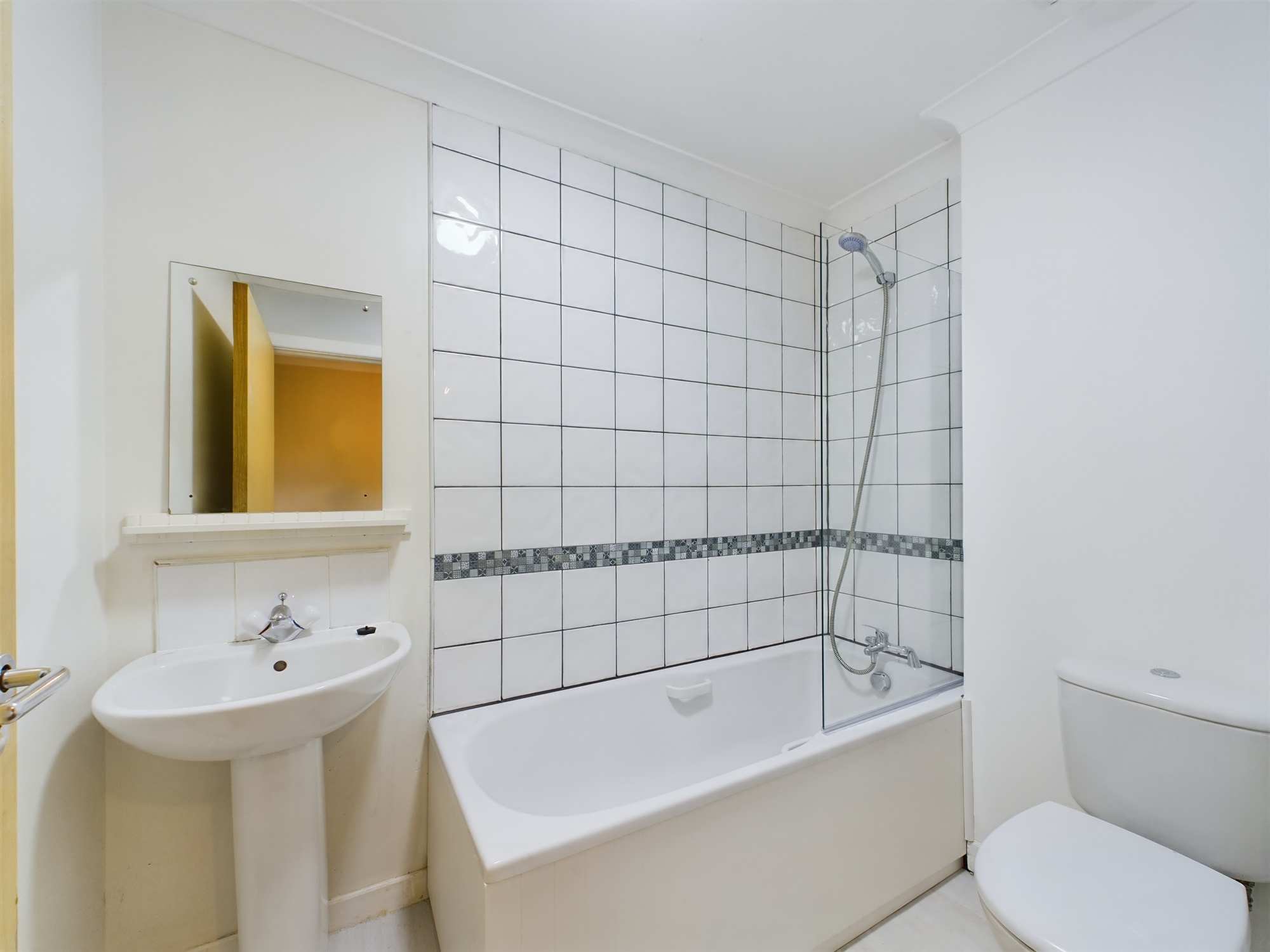 traditional two bedroom flat to let