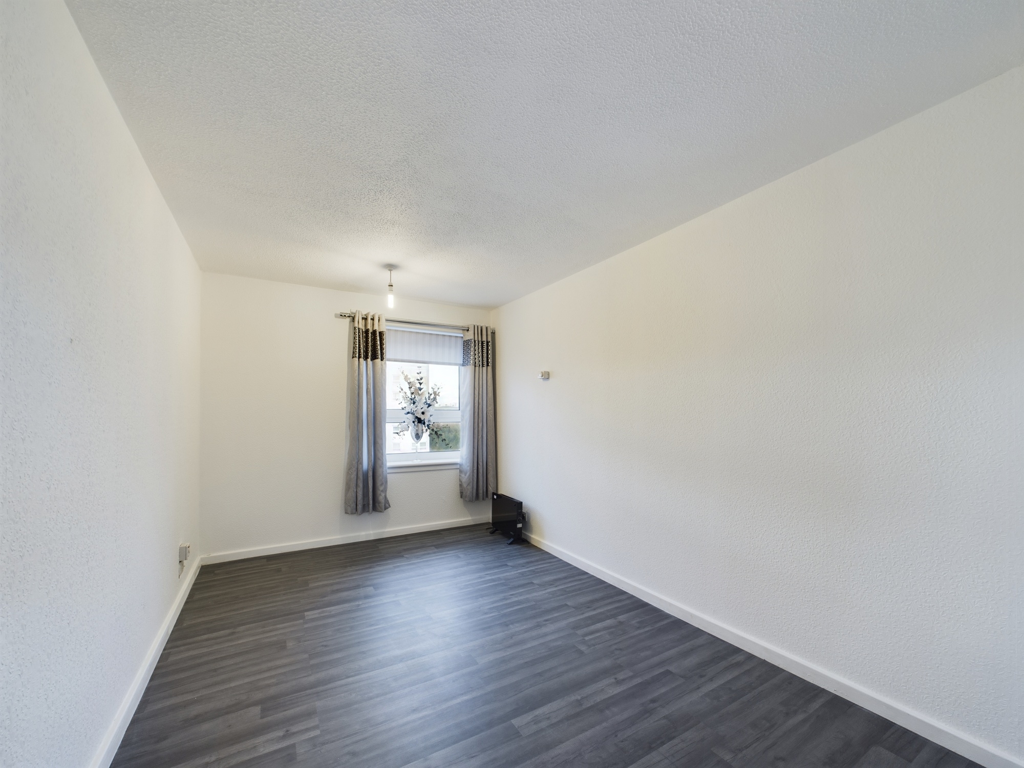 68-Pheonix-Court-bedroom-2 two bedroom flat to let in East Kilbride