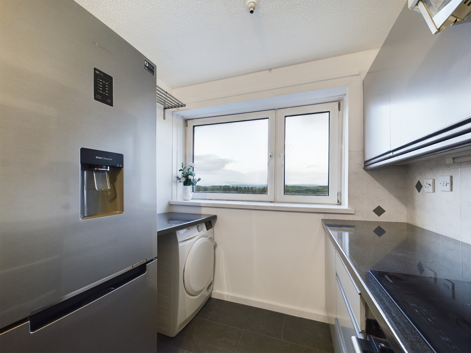 68-Pheonix-Court-kitchen two bedroom flat to let in East Kilbride