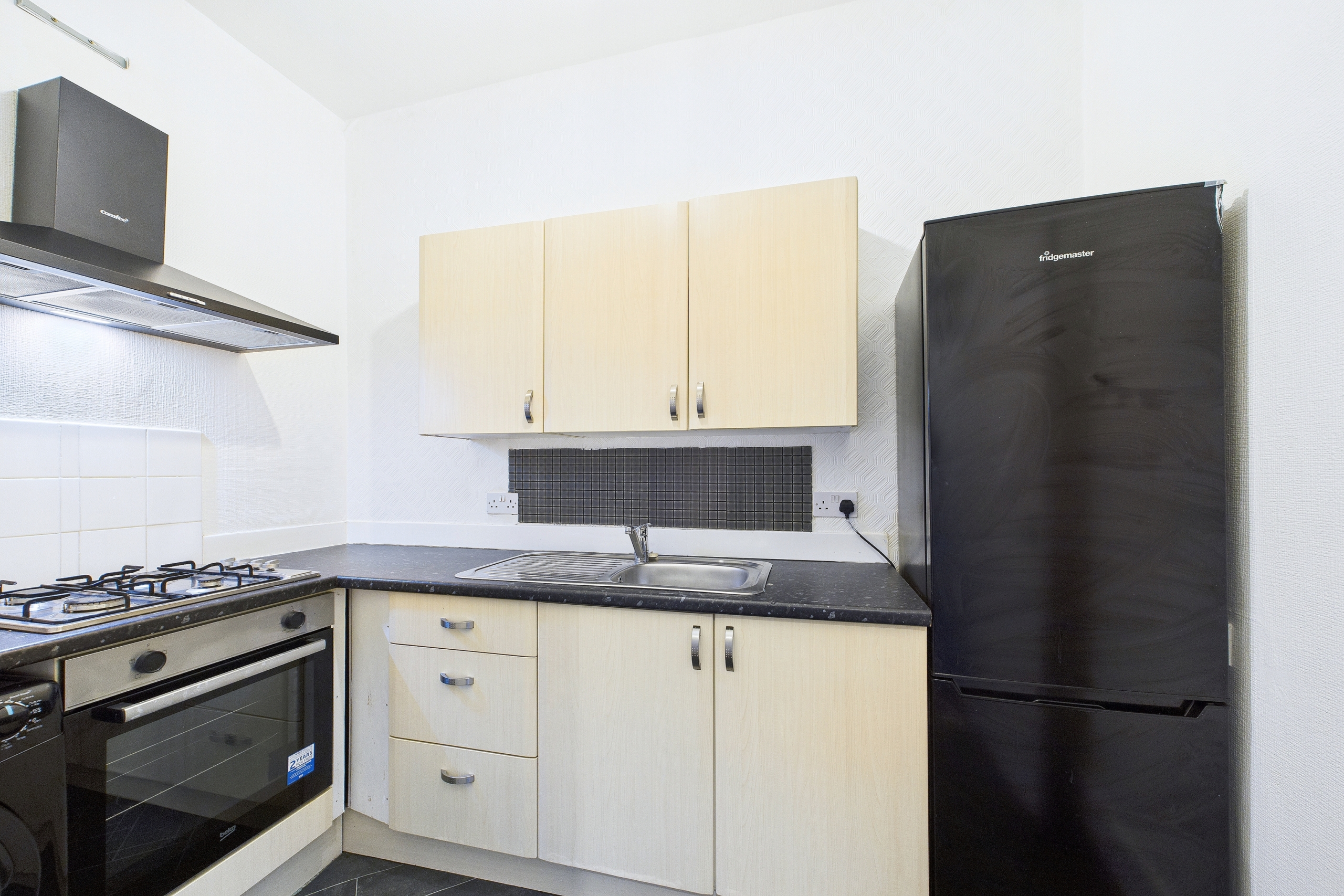 holmlea-street-kitchen traditional one bedroom flat to let