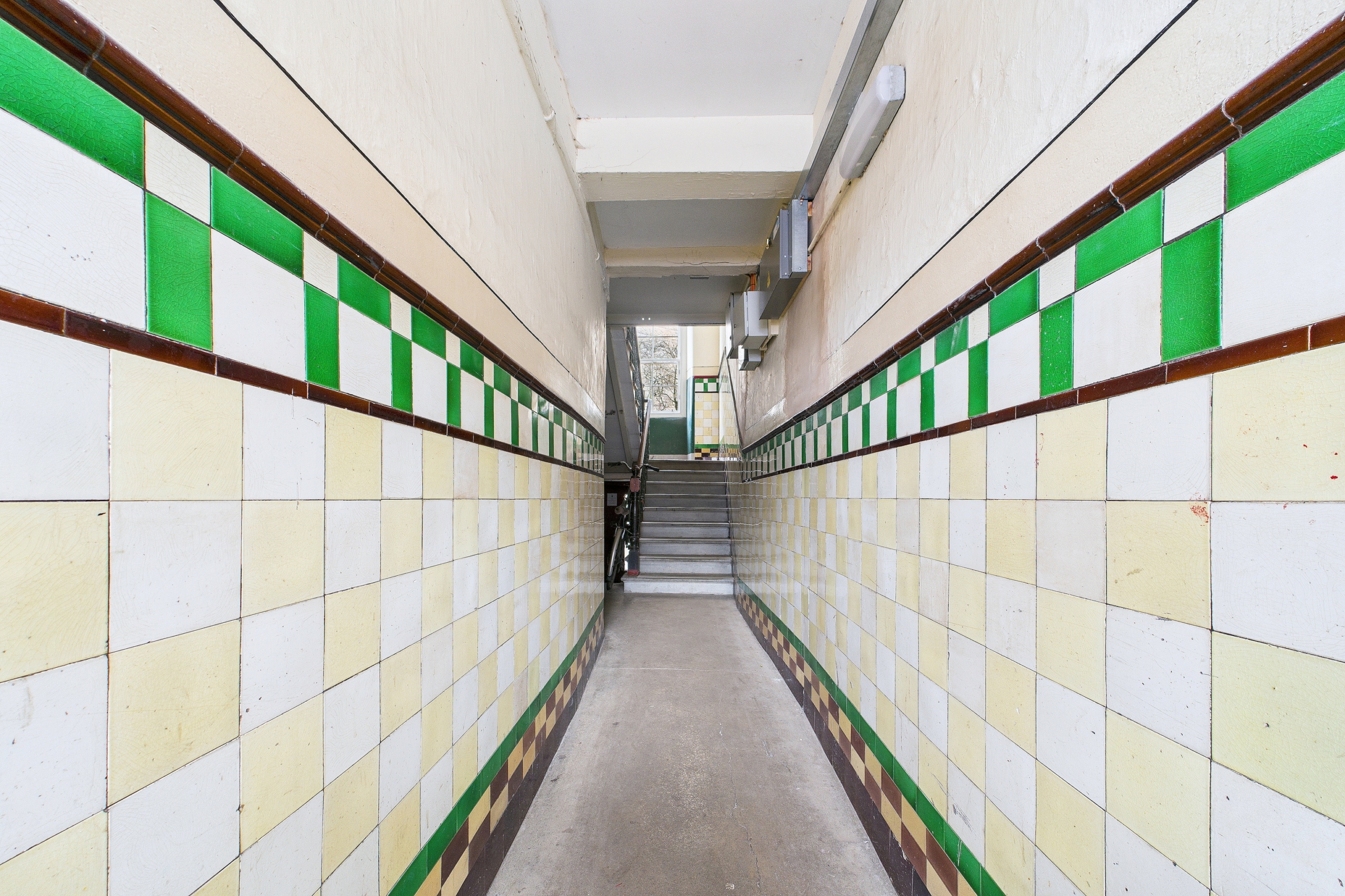 holmlea-street-hallway traditional one bedroom flat to let