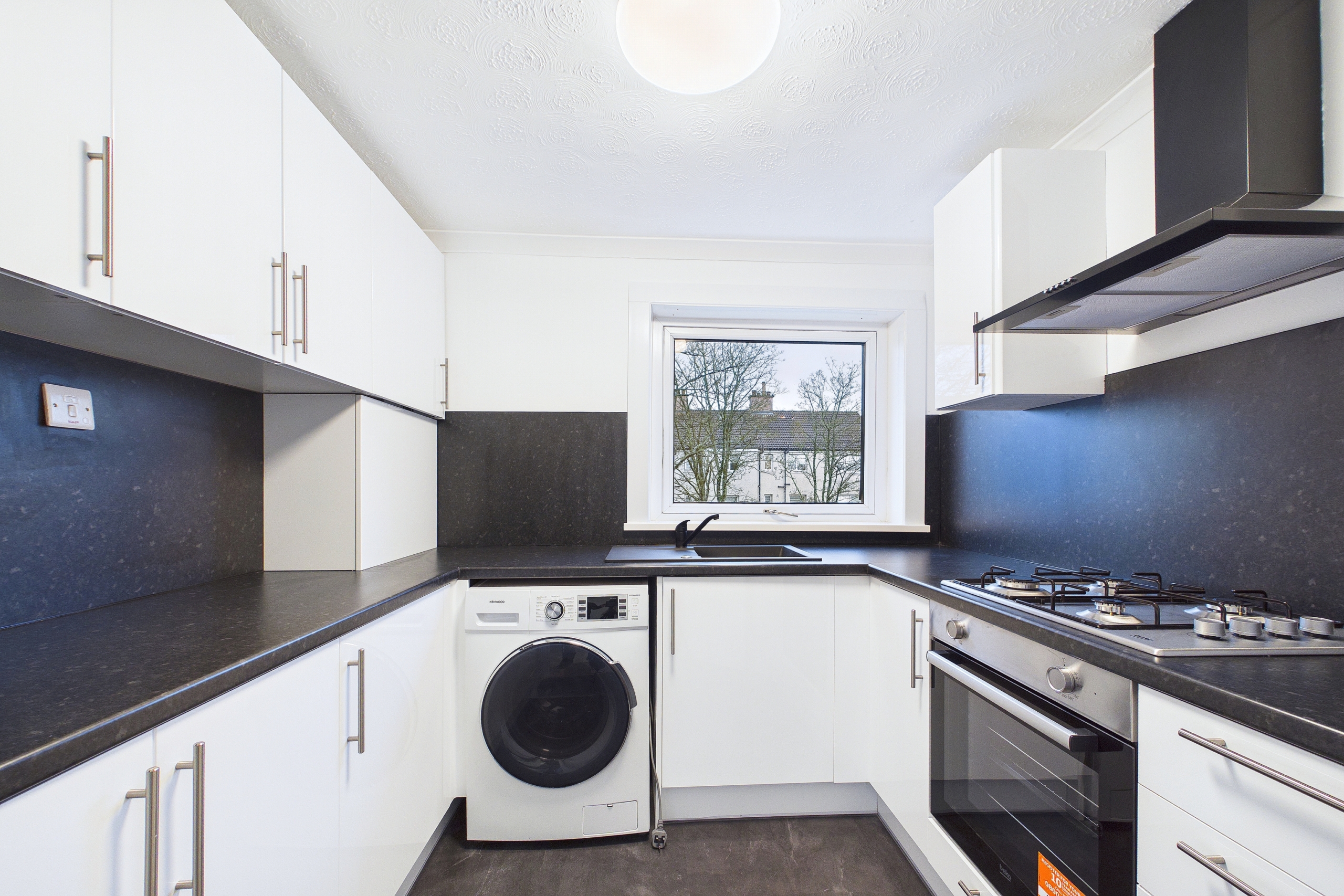 three bedroom to let in Toryglen, Glasgow