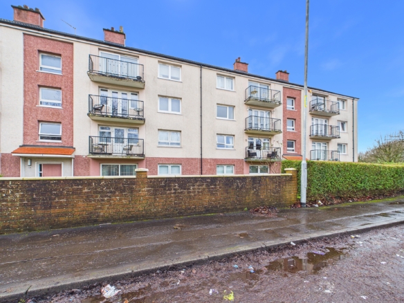 three bedroom to let in Toryglen, Glasgow