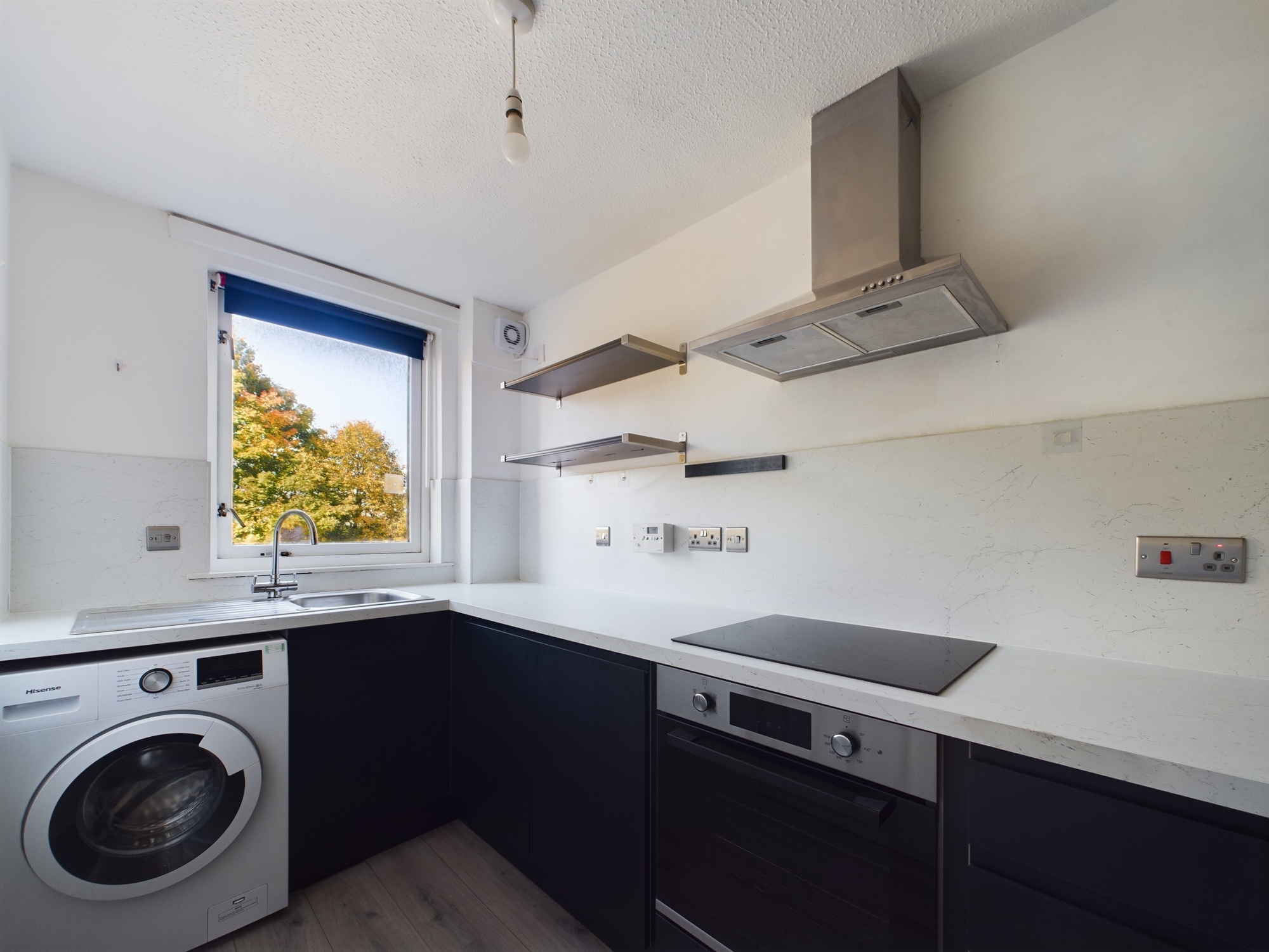two bed flat available in kinning park