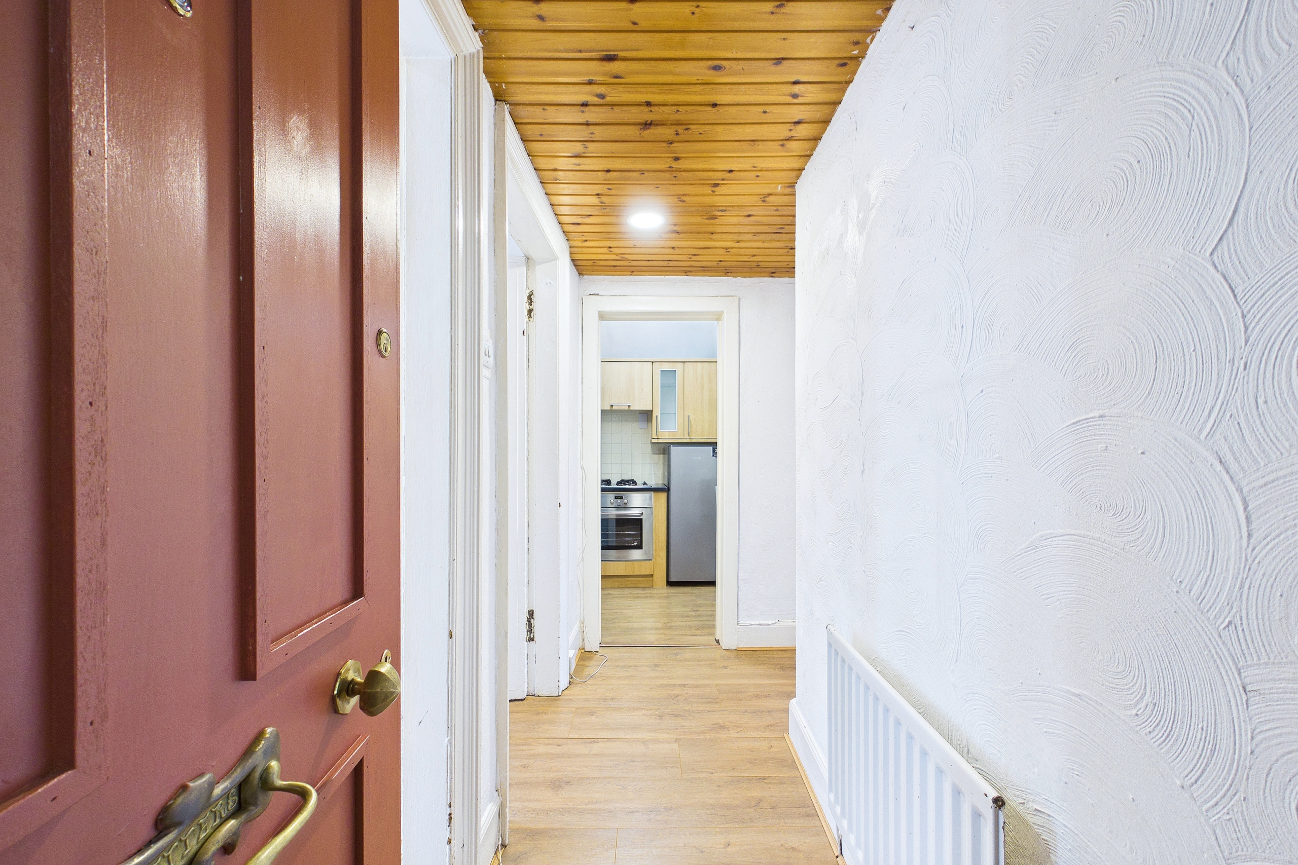 1242-cathcart-road-hallway traditional one bedroom flat to let