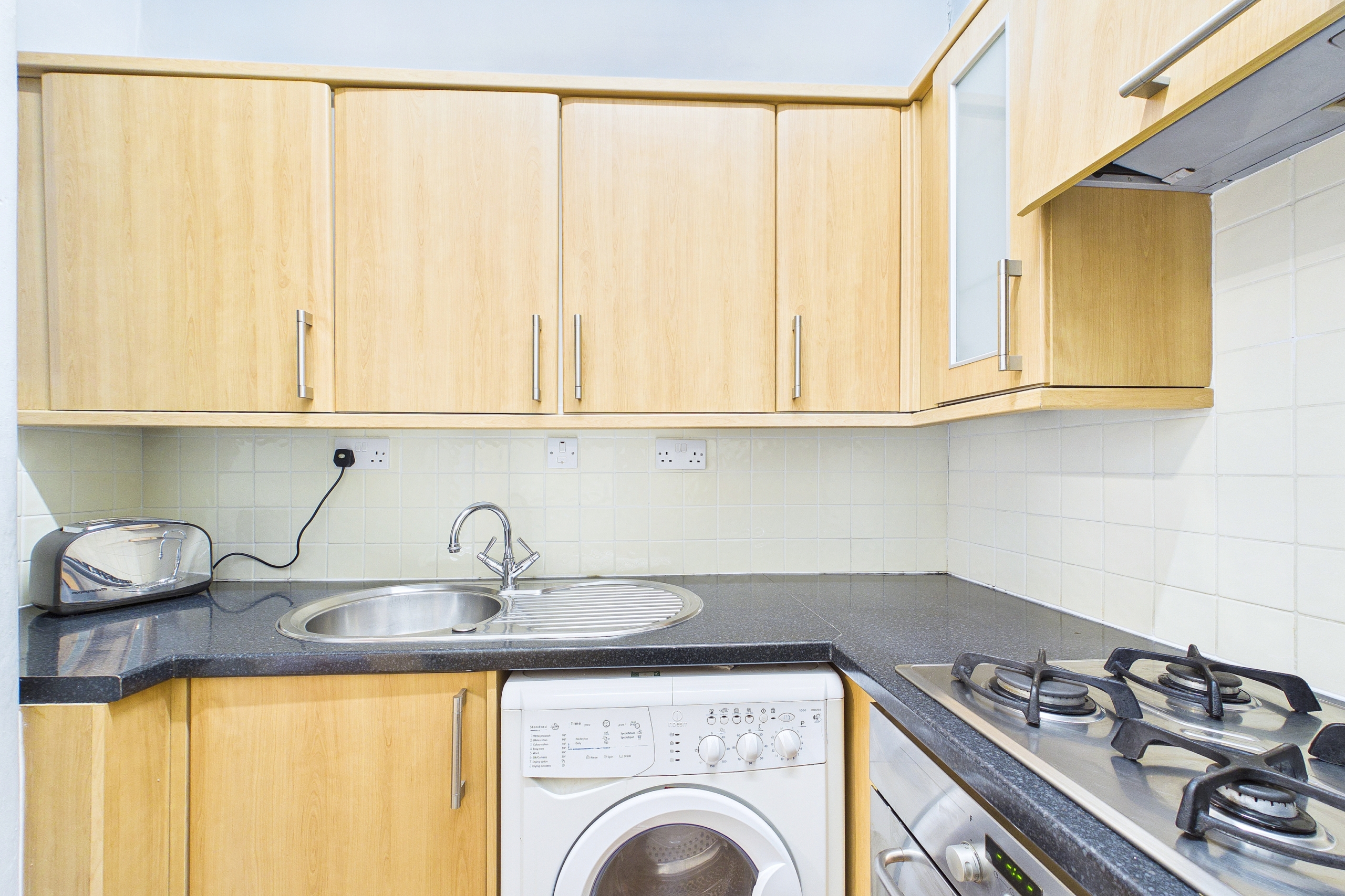 1242-cathcart-road-kitchen-2 traditional one bedroom flat to let