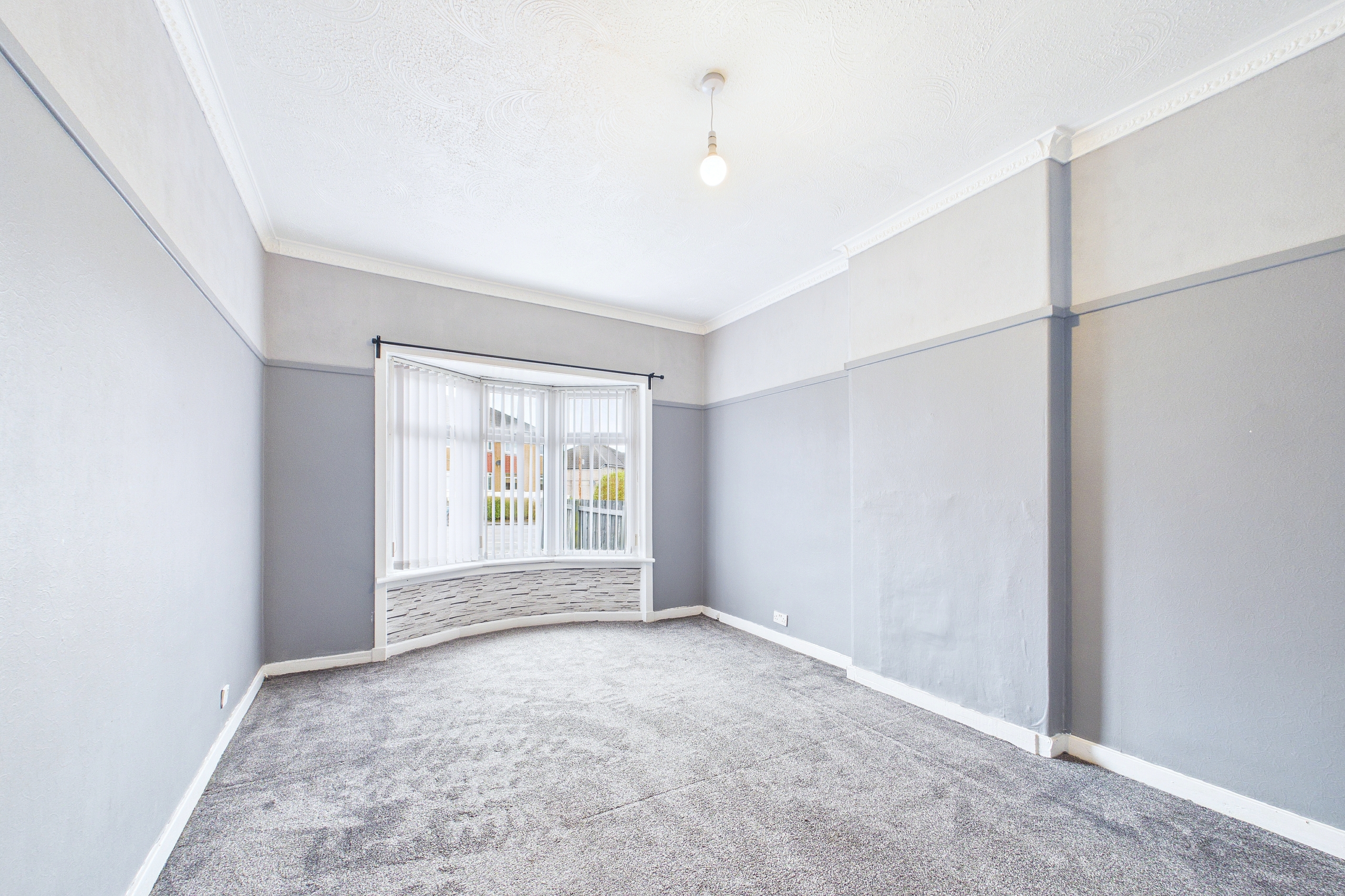 Three bedroom ground-floor flat to let in Burnfoot Drive, Paisley