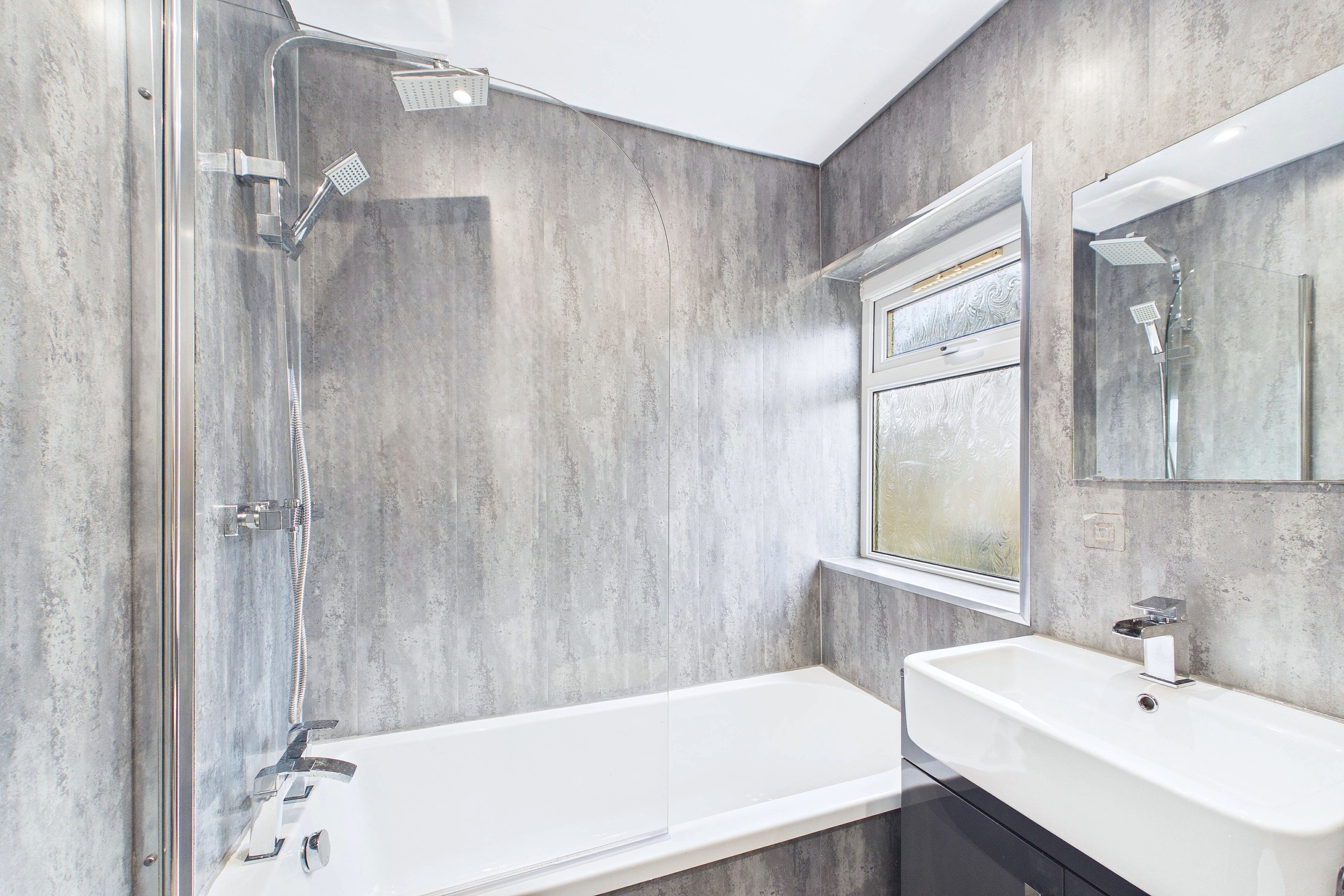 Three bedroom ground-floor flat to let in Burnfoot Drive, Paisley