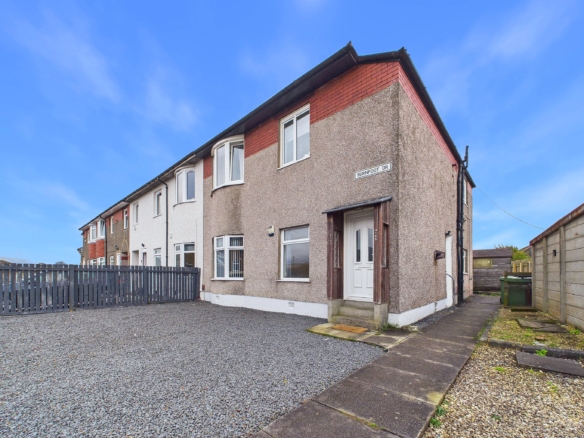 Three bedroom ground-floor flat to let in Burnfoot Drive, Paisley