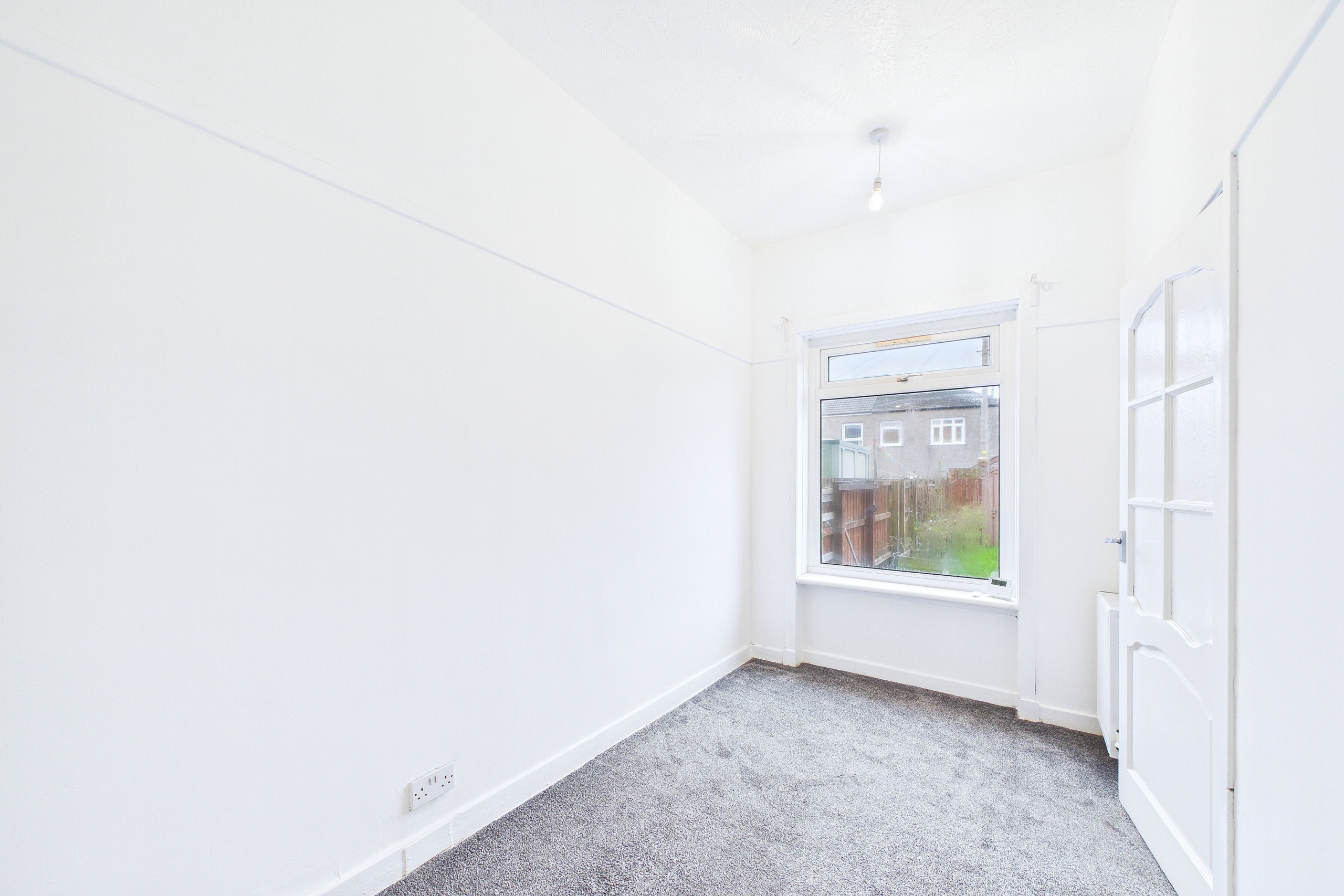 Three bedroom ground-floor flat to let in Burnfoot Drive, Paisley