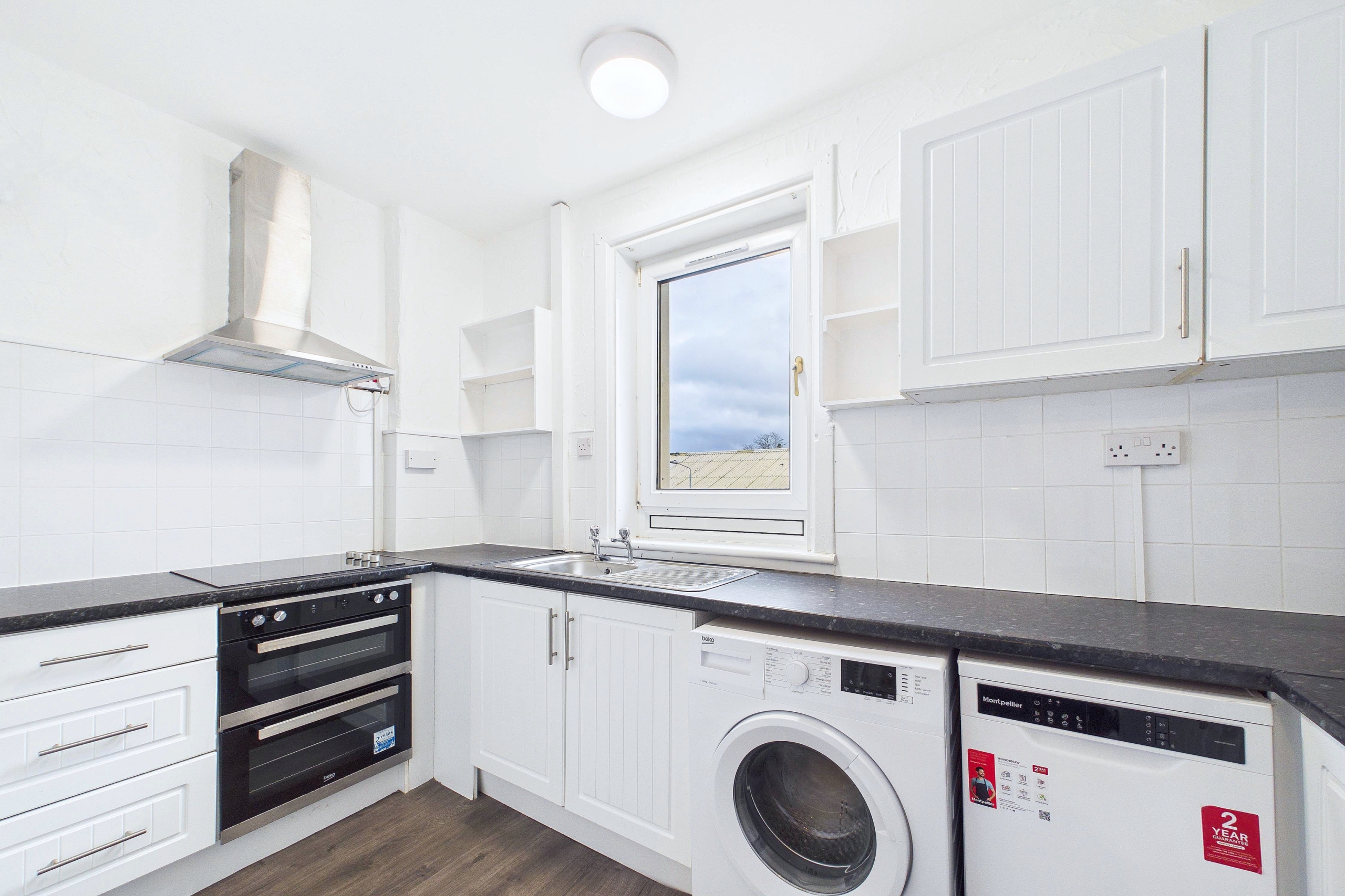 Two bedroom upper cottage flat in Paisley, Glasgow