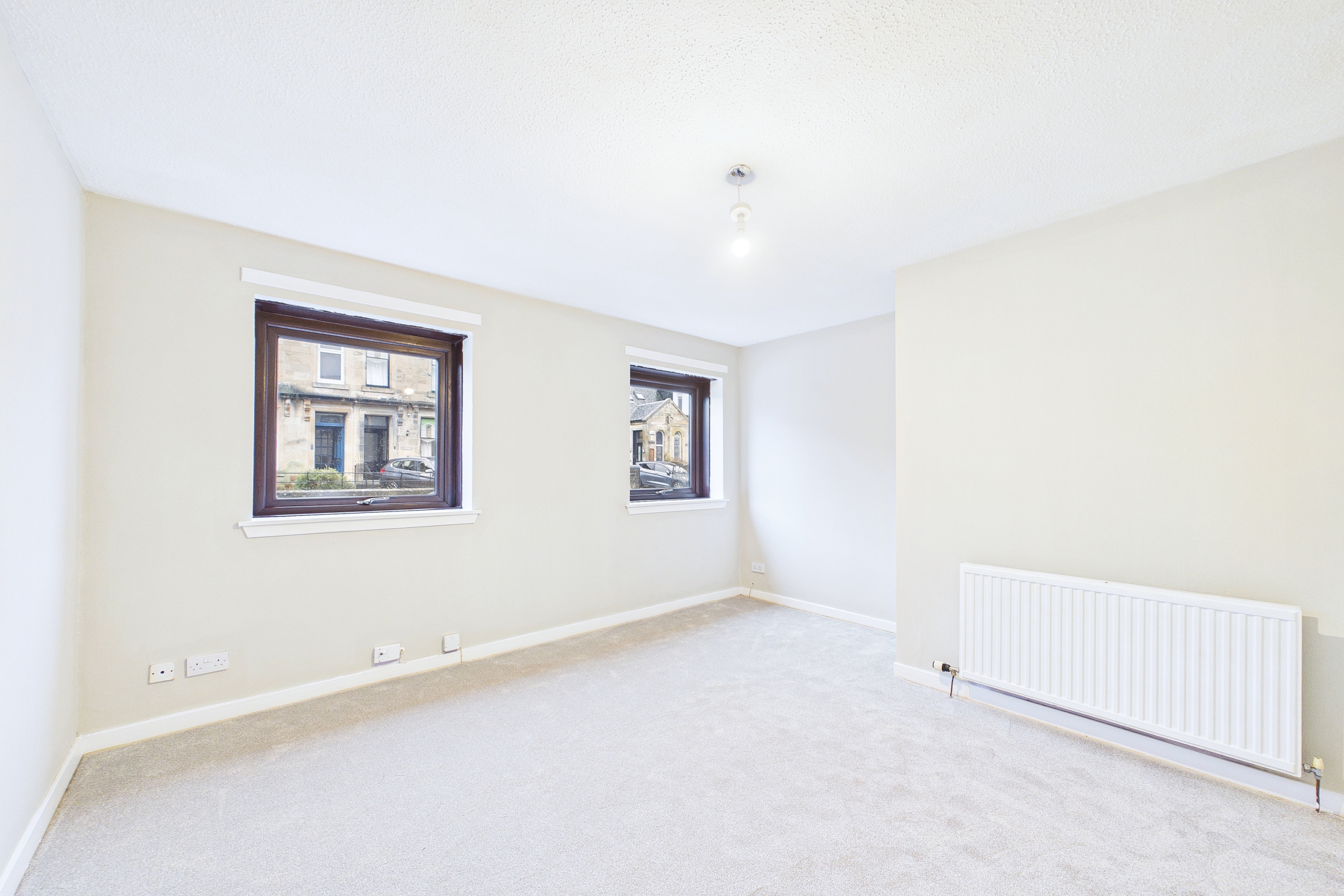 Two bedroom ground floor flat to let in Johnstone, Glasgow