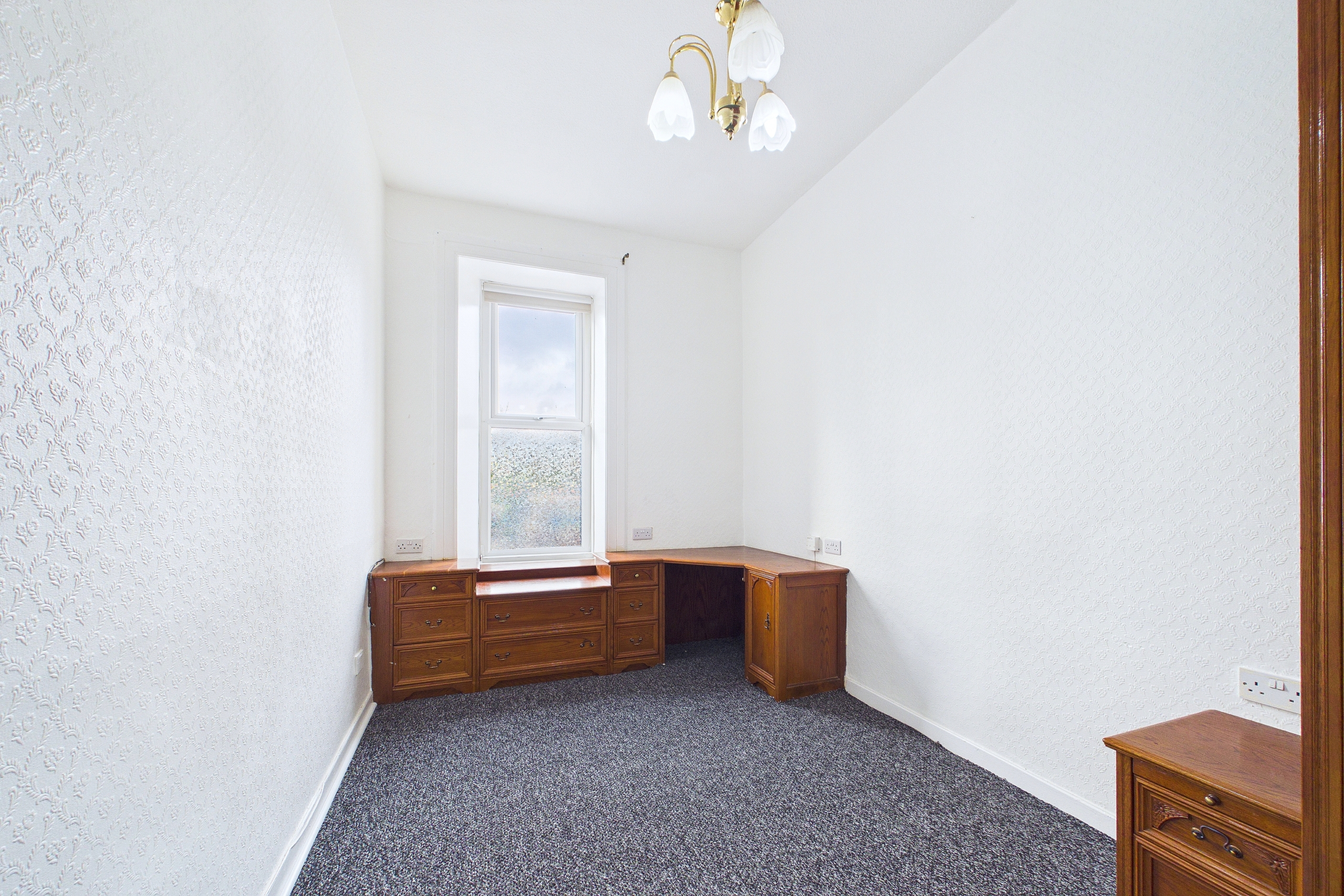 traditional two bedroom flat to let in Govanhill, Glasgow