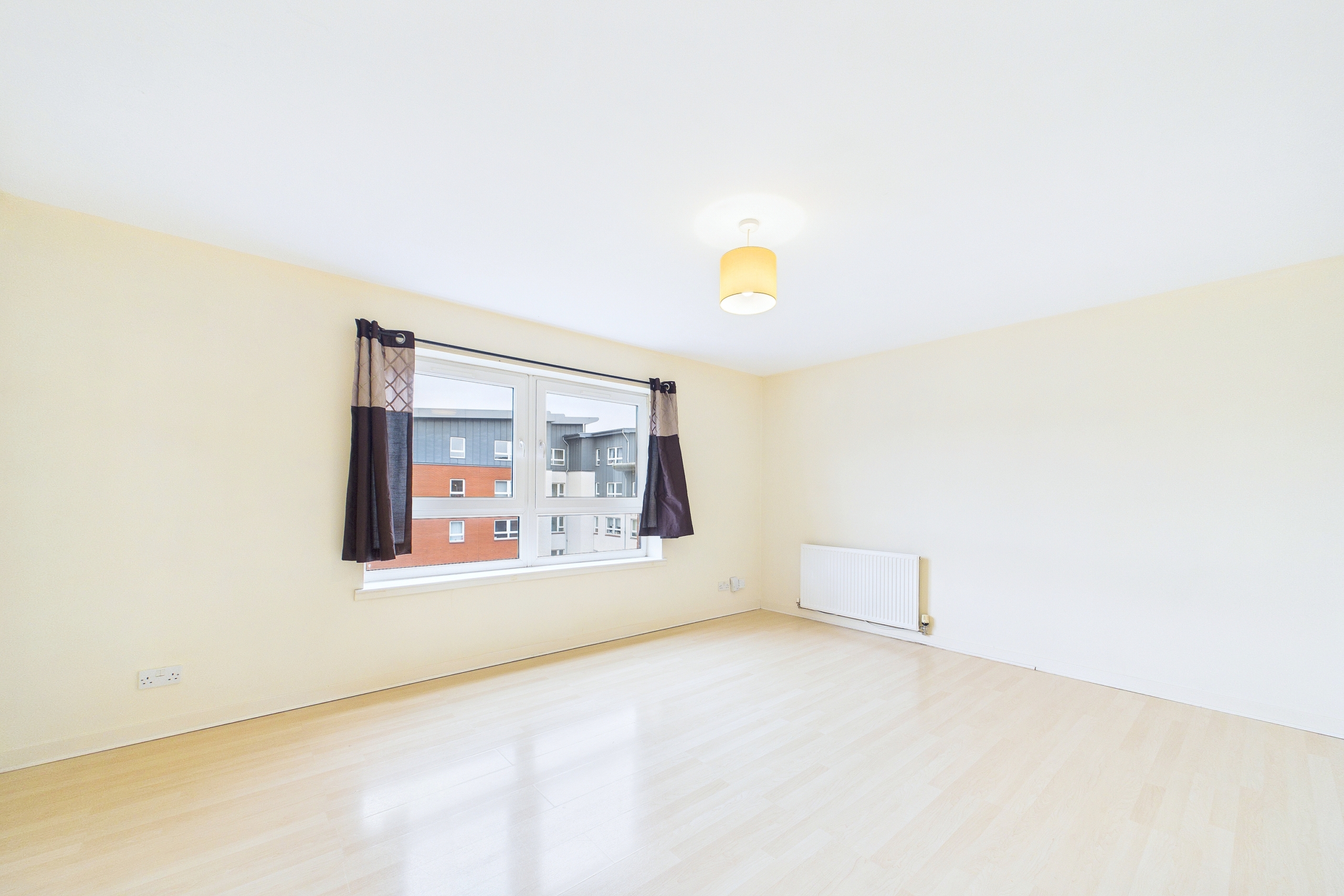 Modern two bedroom flat to let in Dennistoun, Glasgow