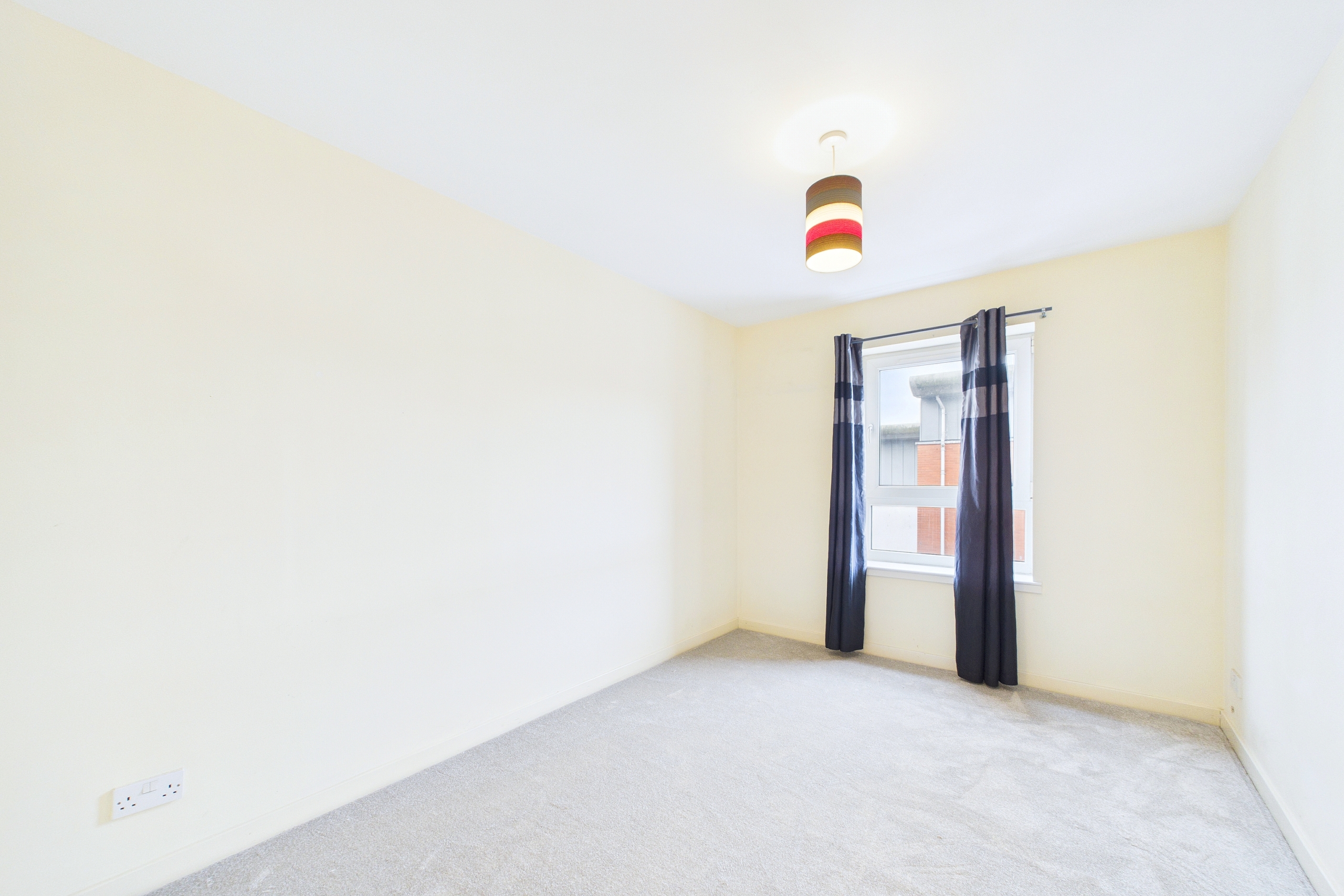 Modern two bedroom flat to let in Dennistoun, Glasgow