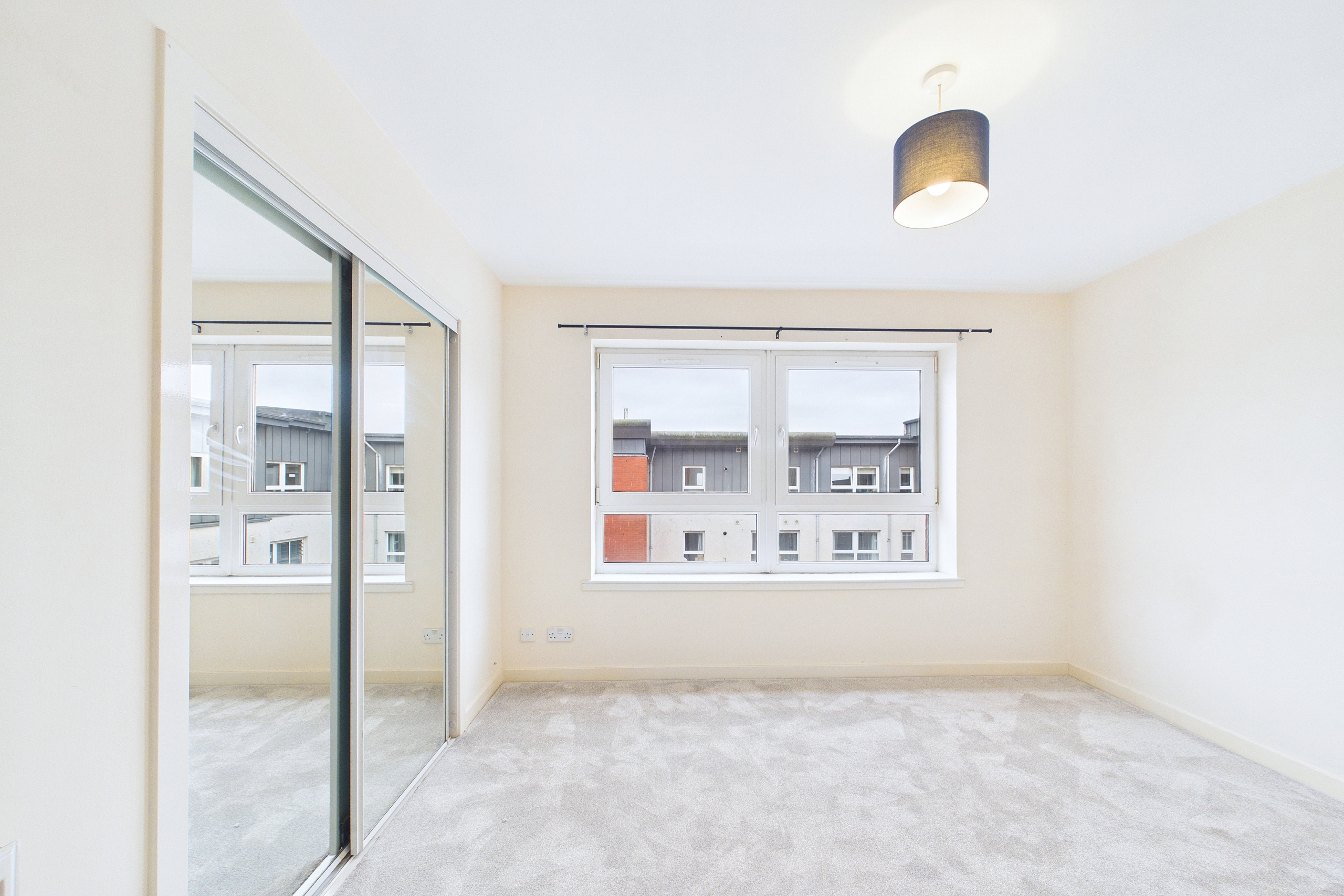 Modern two bedroom flat to let in Dennistoun, Glasgow