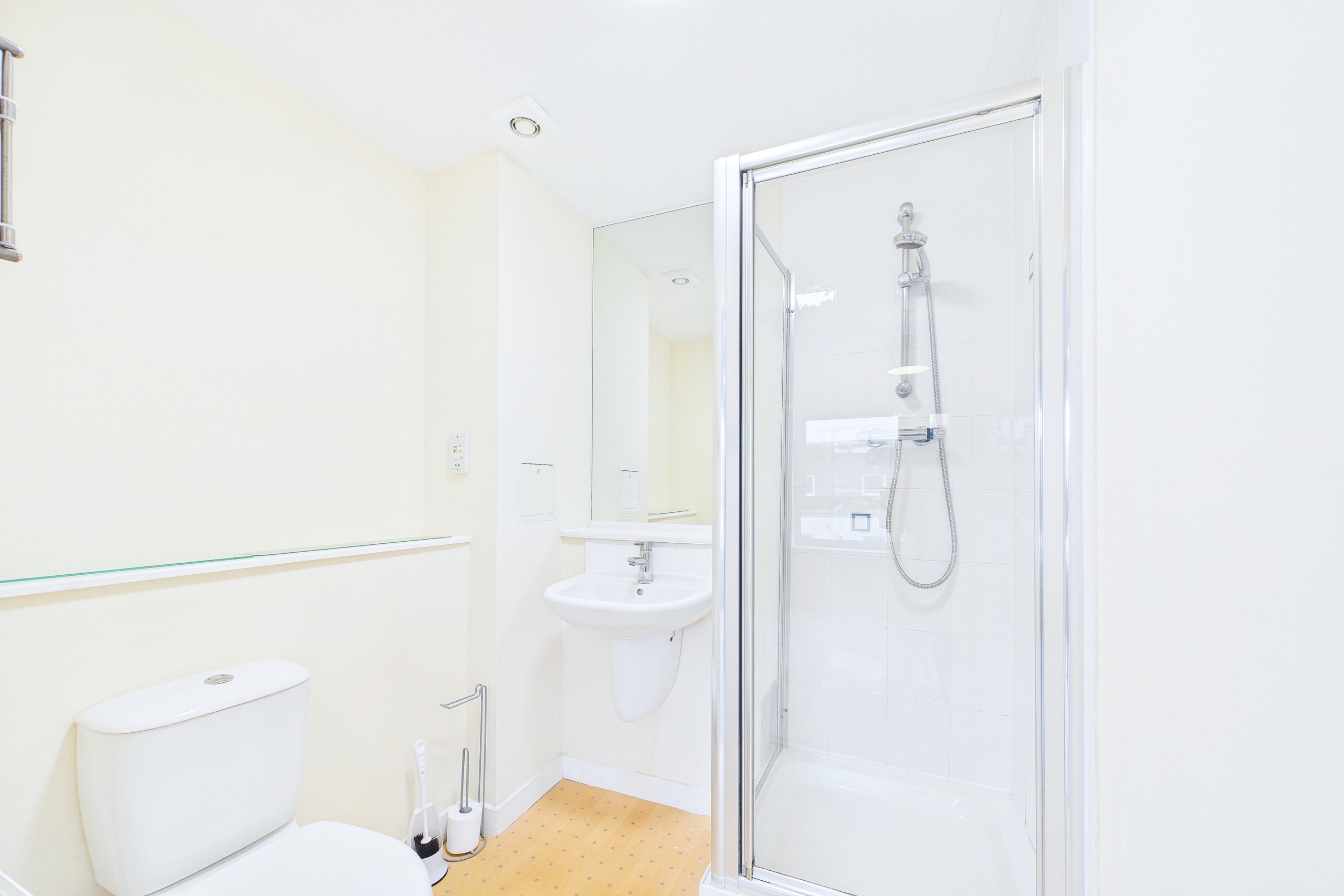 Modern two bedroom flat to let in Dennistoun, Glasgow