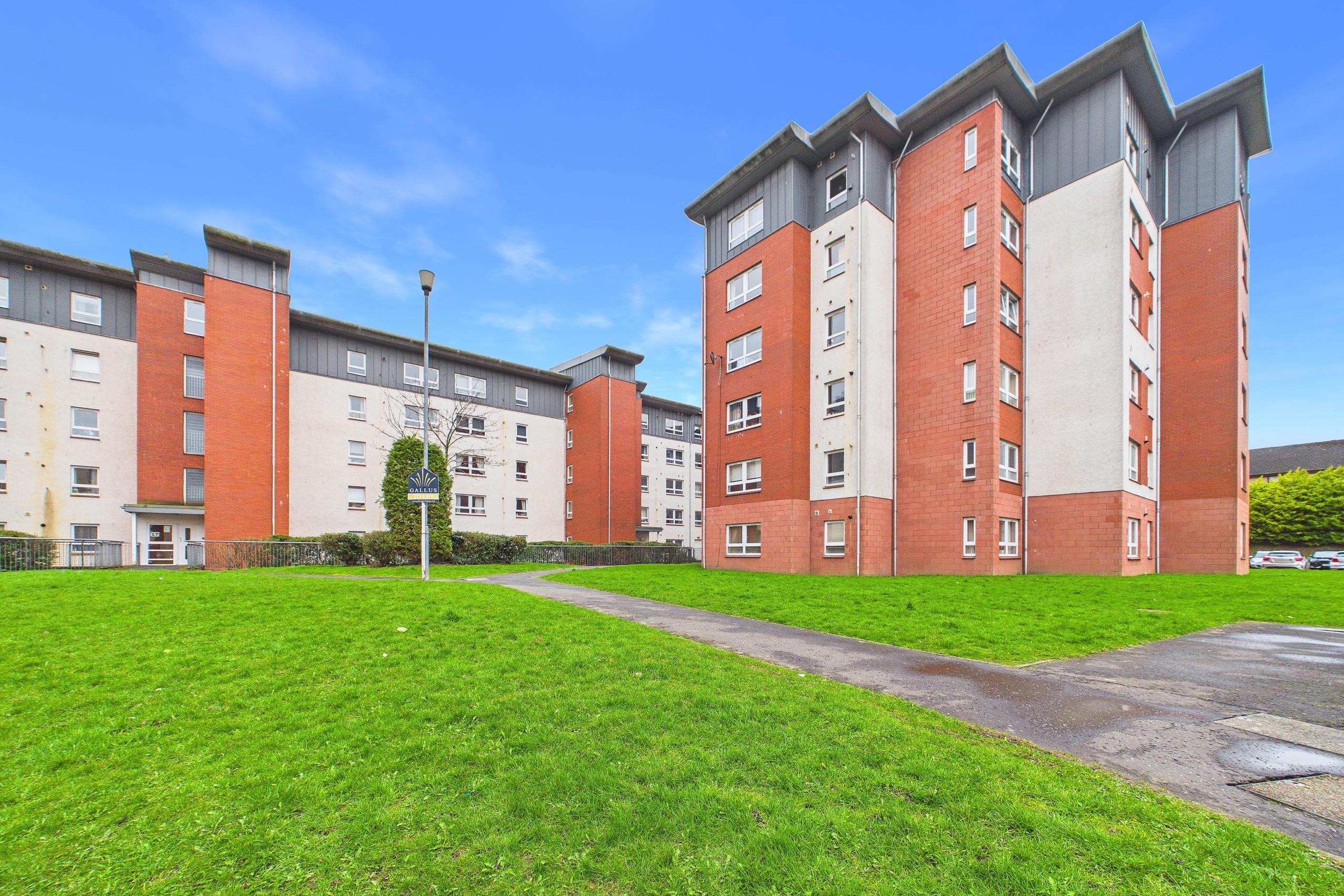 Modern two bedroom flat to let in Dennistoun, Glasgow