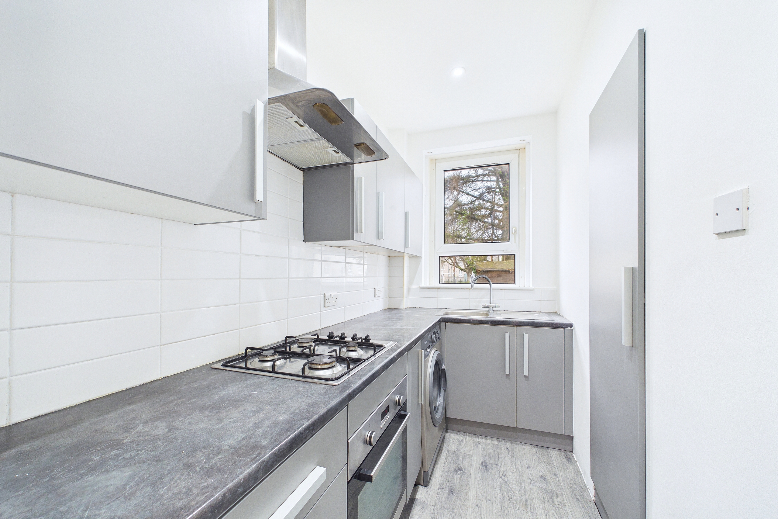 Spacious two bedroom flat to let in Craigton, Glasgow