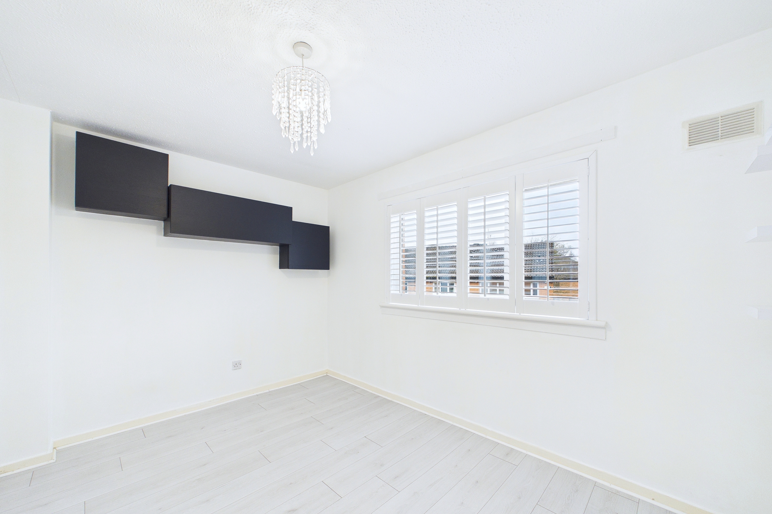 Charming two bedroom mid terraced house to let in Anniesland, Glasgow