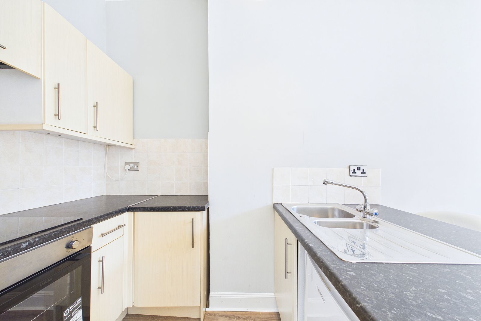 Beautifully refurbished one bedroom flat to let in Partick, Glasgow