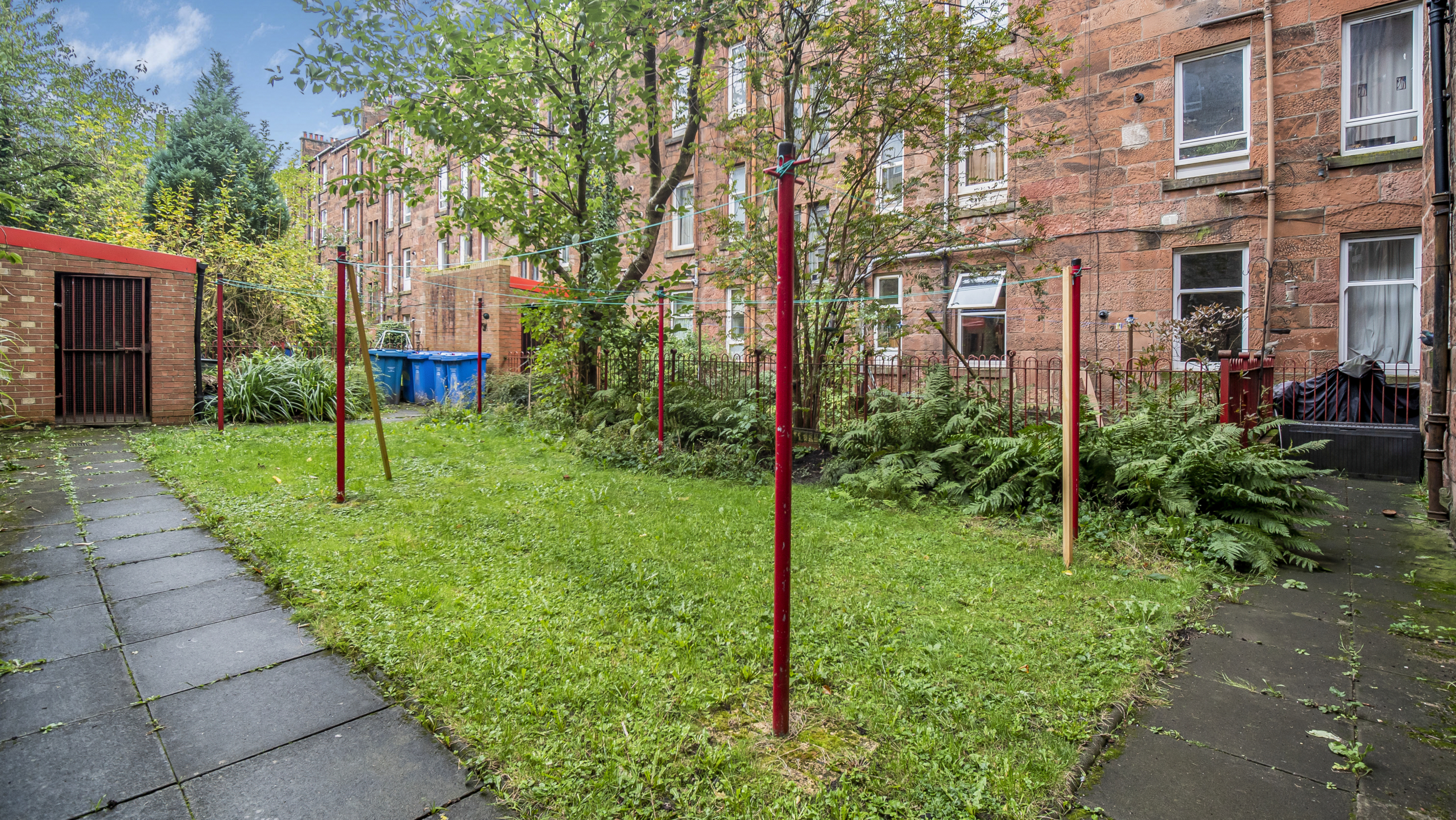 lochside – rear exterior Two-Bedroom Ground-Floor Tenement Flat To Let in Shawlands