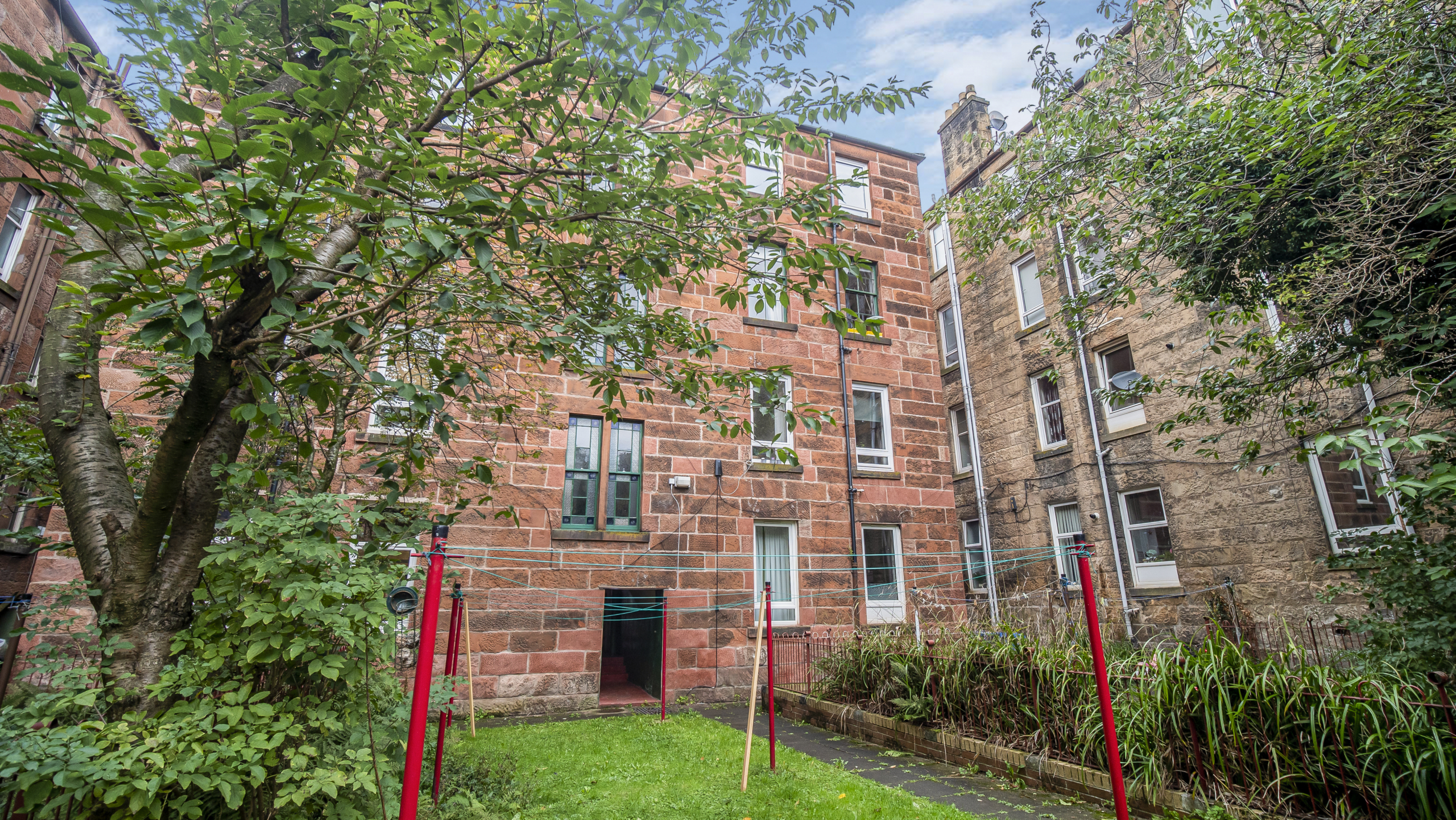 lochside – rear exterior Two-Bedroom Ground-Floor Tenement Flat To Let in Shawlands