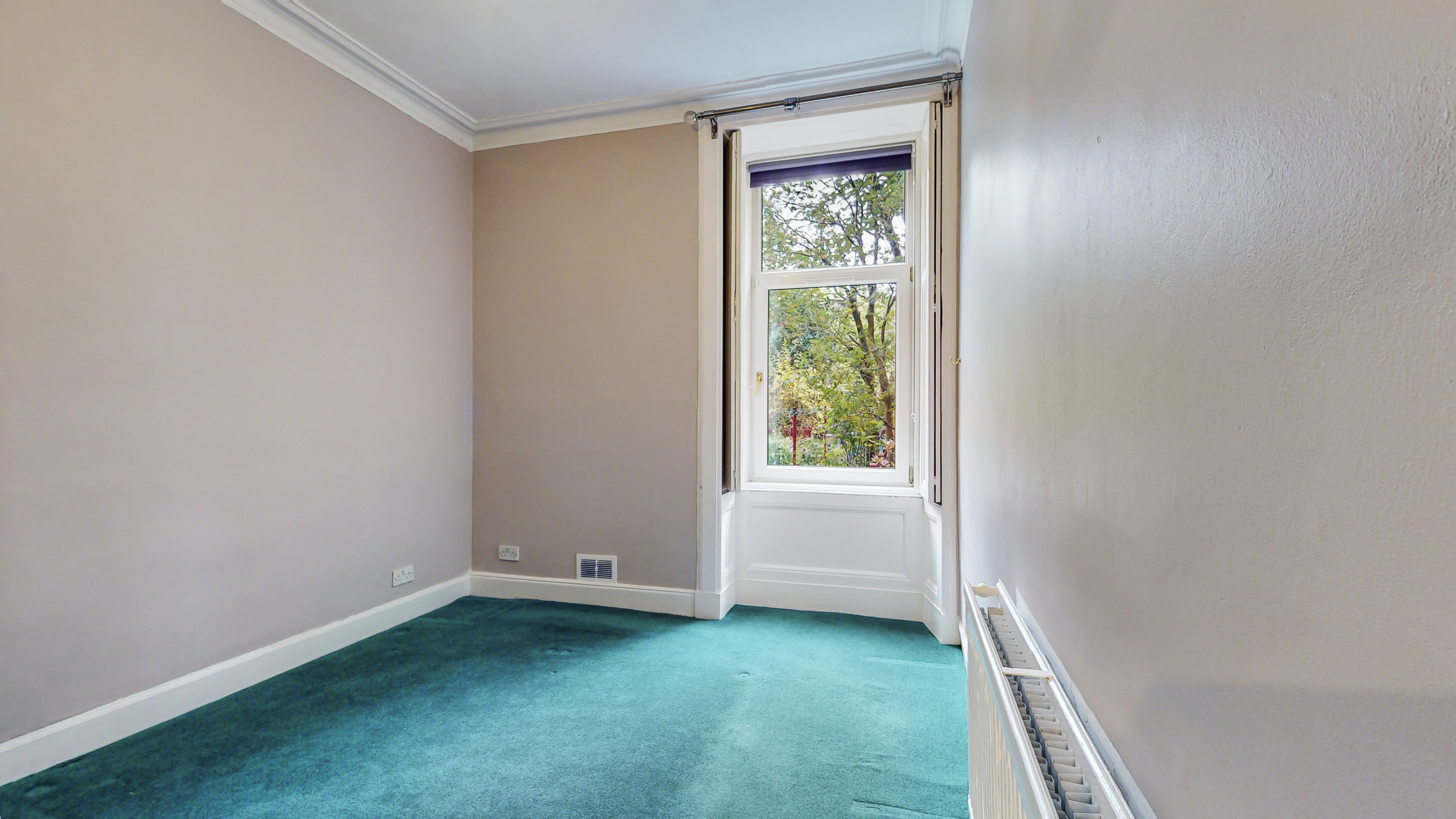 lochside – bedroom one Two-Bedroom Ground-Floor Tenement Flat To Let in Shawlands