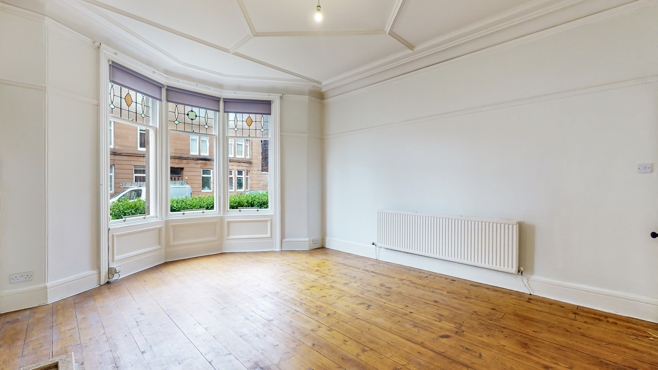 lochside – lounge Two-Bedroom Ground-Floor Tenement Flat To Let in Shawlands
