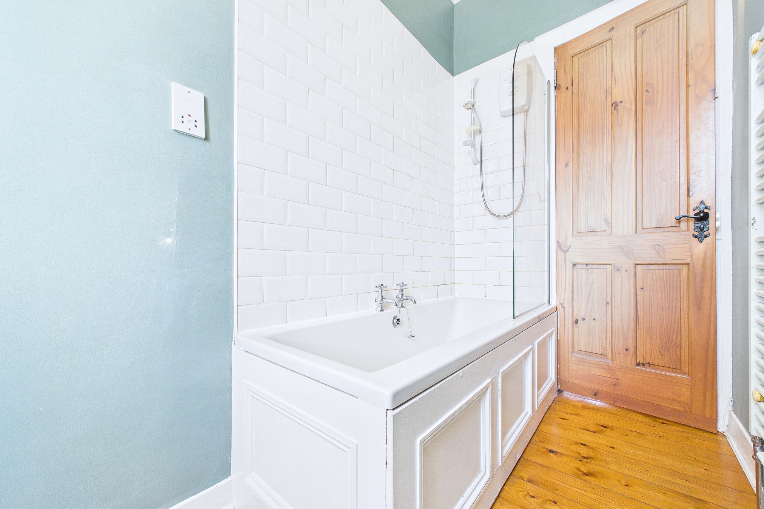 One-Bedroom Traditional Tenement Flat To Let in Glasgow Southside