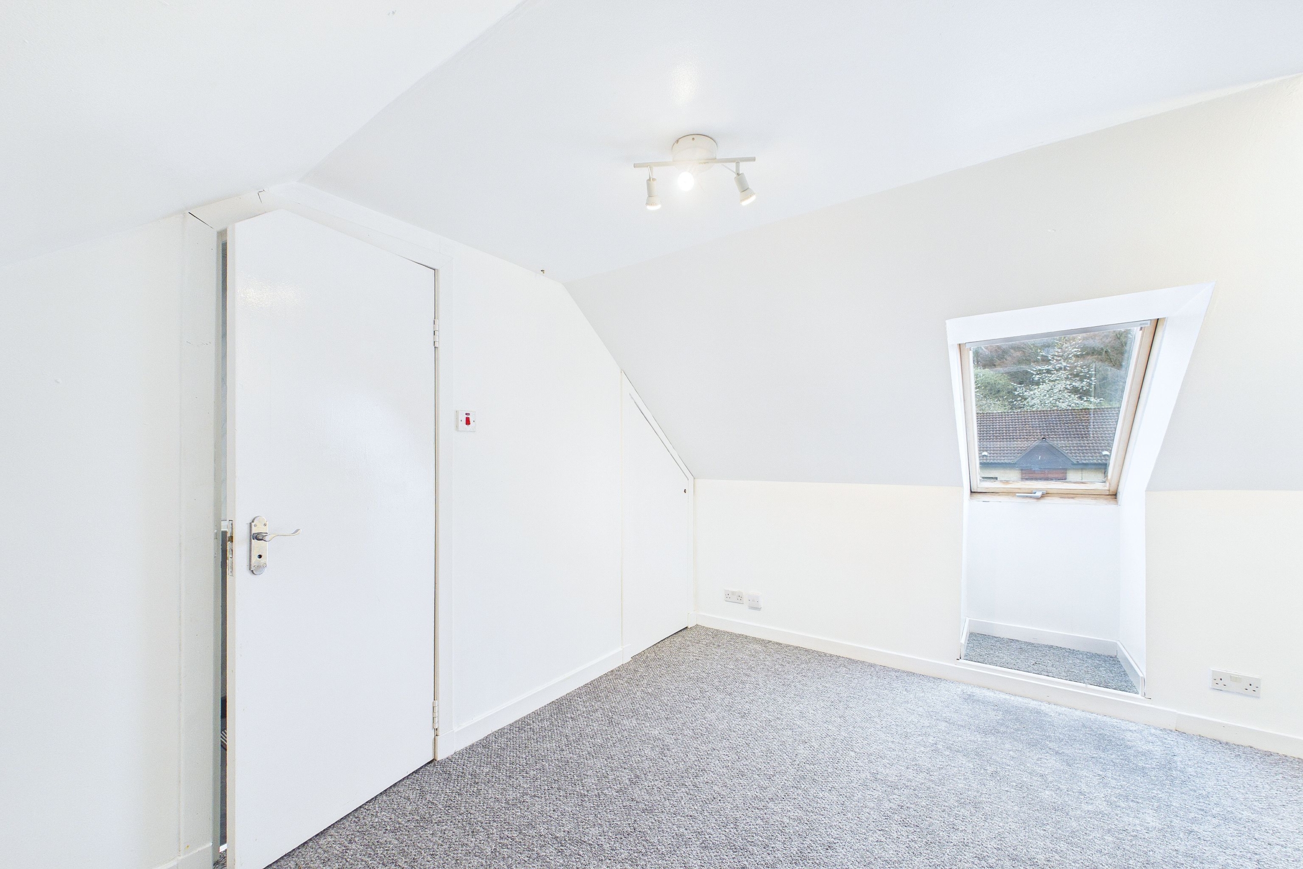 Dormanside Road - Four Bedroom Terraced House To Let in Glasgow Southside