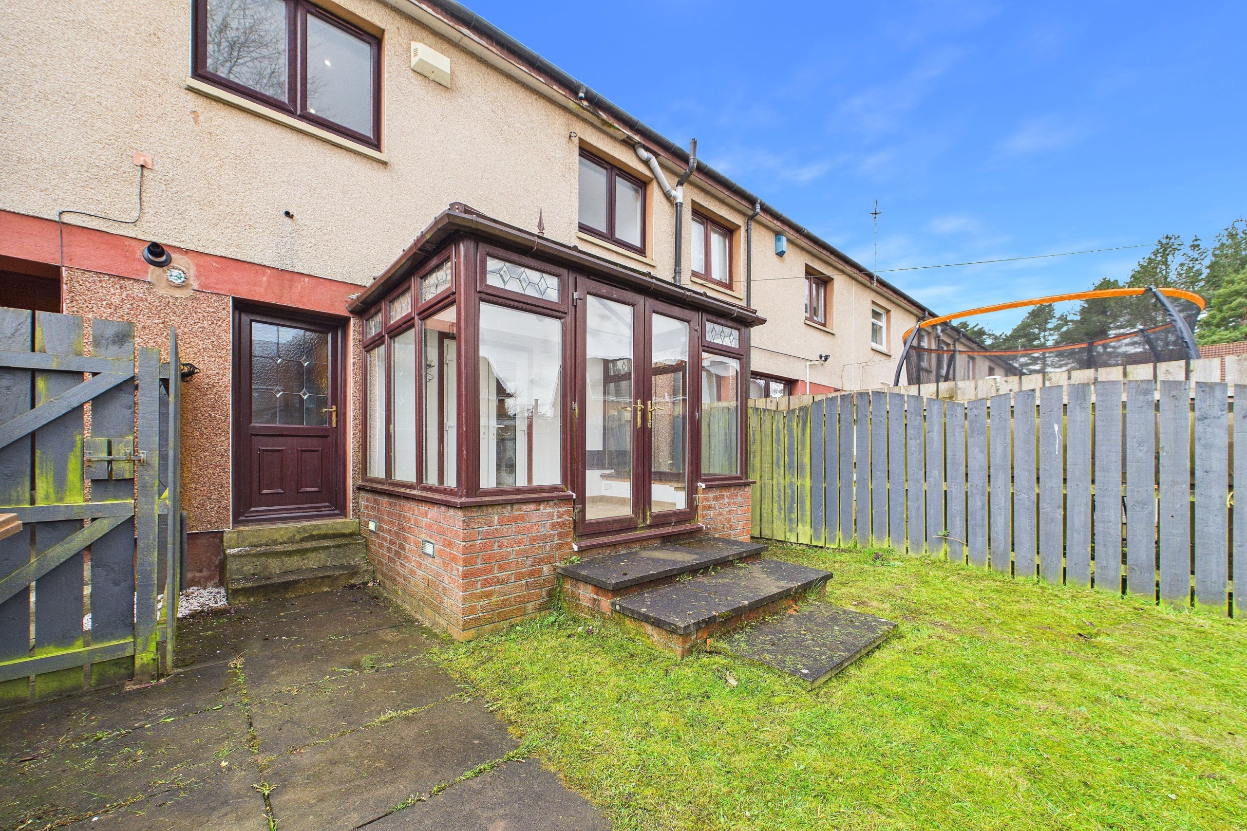 Dormanside Road - Four Bedroom Terraced House To Let in Glasgow Southside
